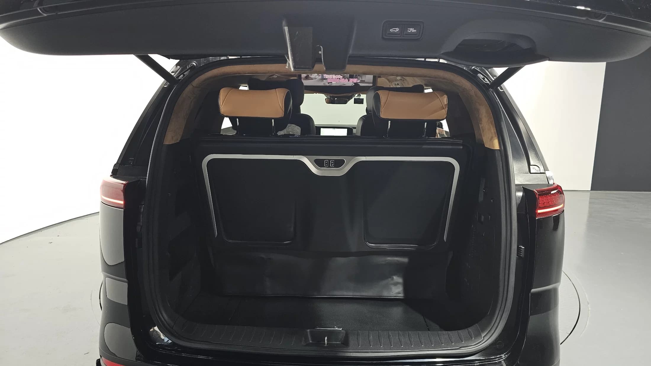 Kia Carnival Gasoline 9-seater Limousine(Special vehicle), 2023 г. 45439 км. — фото 20