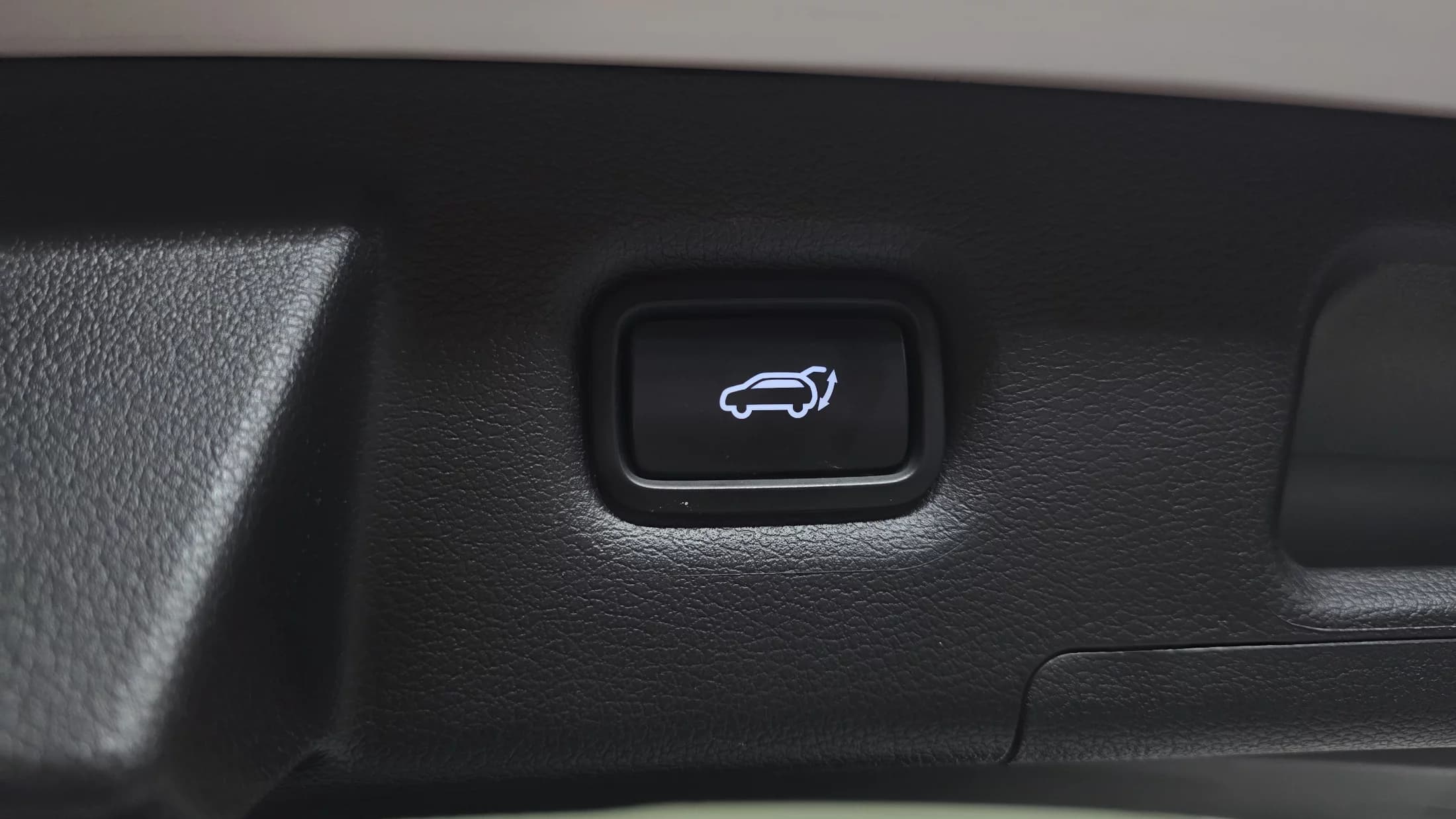 Hyundai Santa Fe HEV 1.6 4WD Exclusive, гибрид, 2023 г. 32287 км. — фото 20