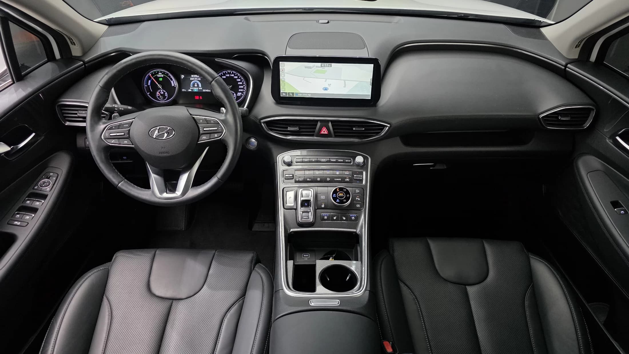 Hyundai Santa Fe HEV 1.6 4WD Exclusive, гибрид, 2023 г. 32287 км. — фото 7
