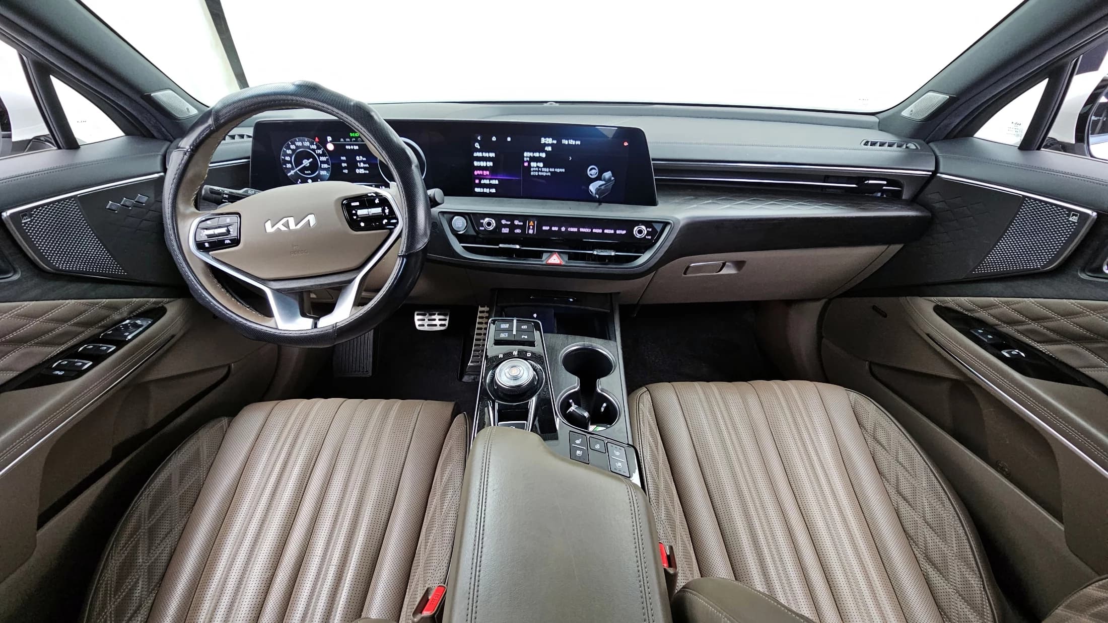 Kia K8 2.5 Gasoline 2WD Signature, 2022 г. 34784 км. — фото 7