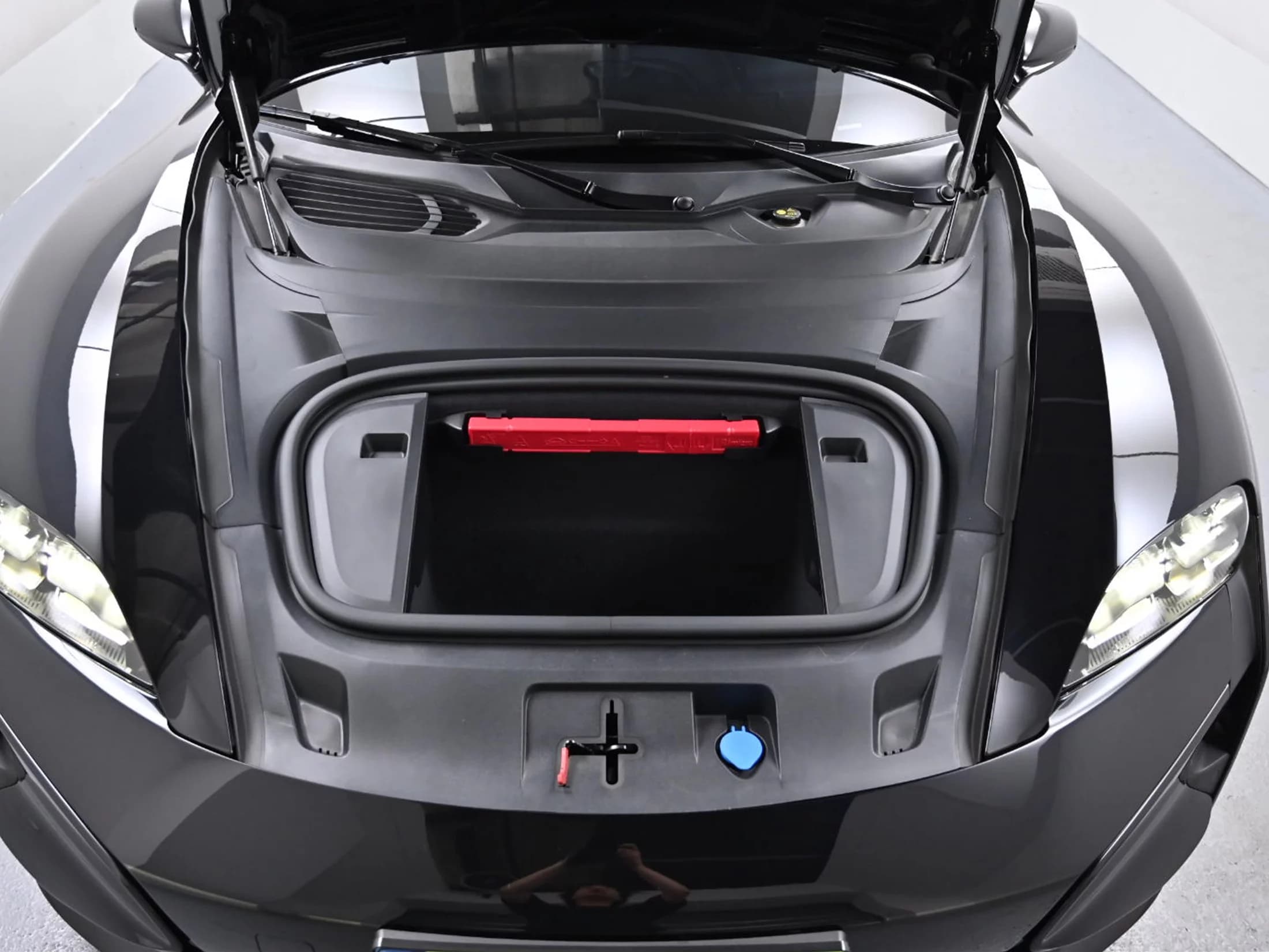 Porsche TAYCAN Turbo, электромобиль, 2025 г. 5850 км. — фото 6