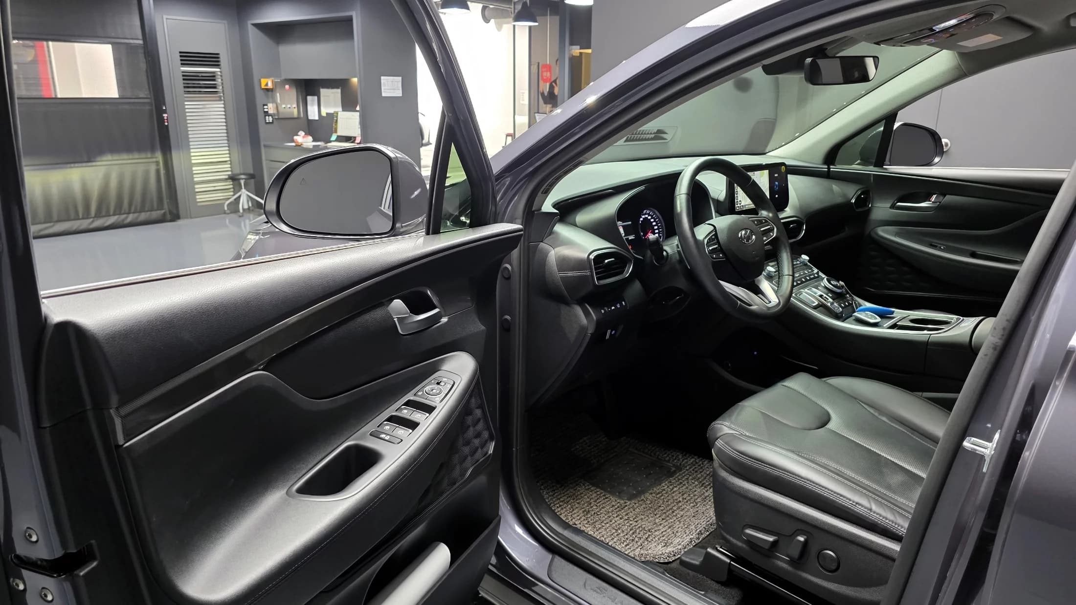 Hyundai Santa Fe HEV 1.6 2WD Prestige, гибрид, 2022 г. 28624 км. — фото 11