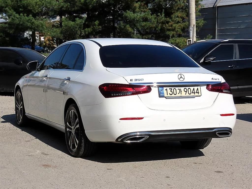 Mercedes-Benz E-Class E350 4MATIC Avantgarde, 2022 г. 35575 км. — фото 3
