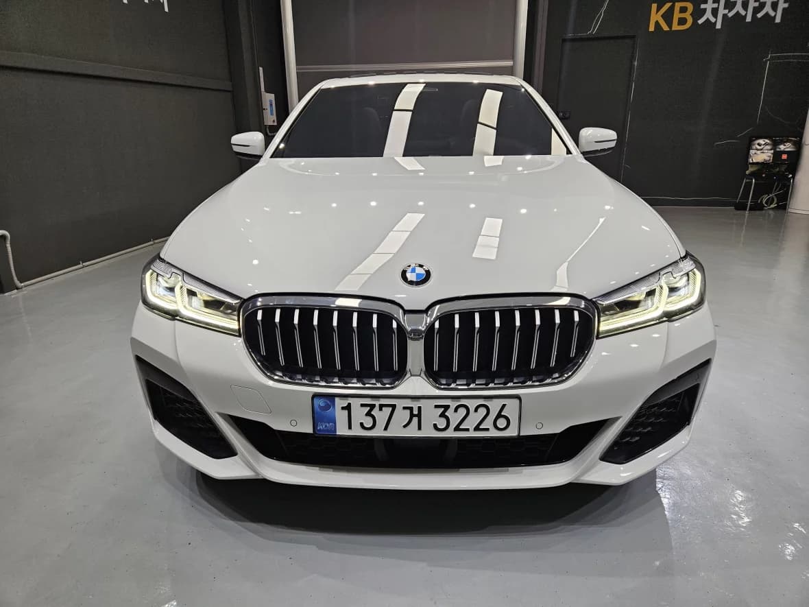 BMW 5-Series 520i M Sport, 2022 г. 80280 км. — фото 3