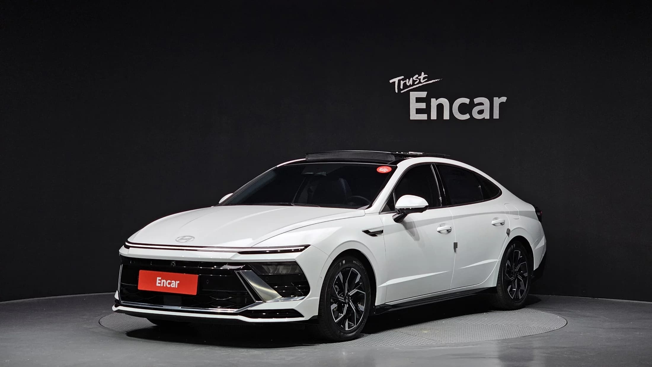 Hyundai Sonata 2.0 Exclusive, 2024 г. 27985 км.