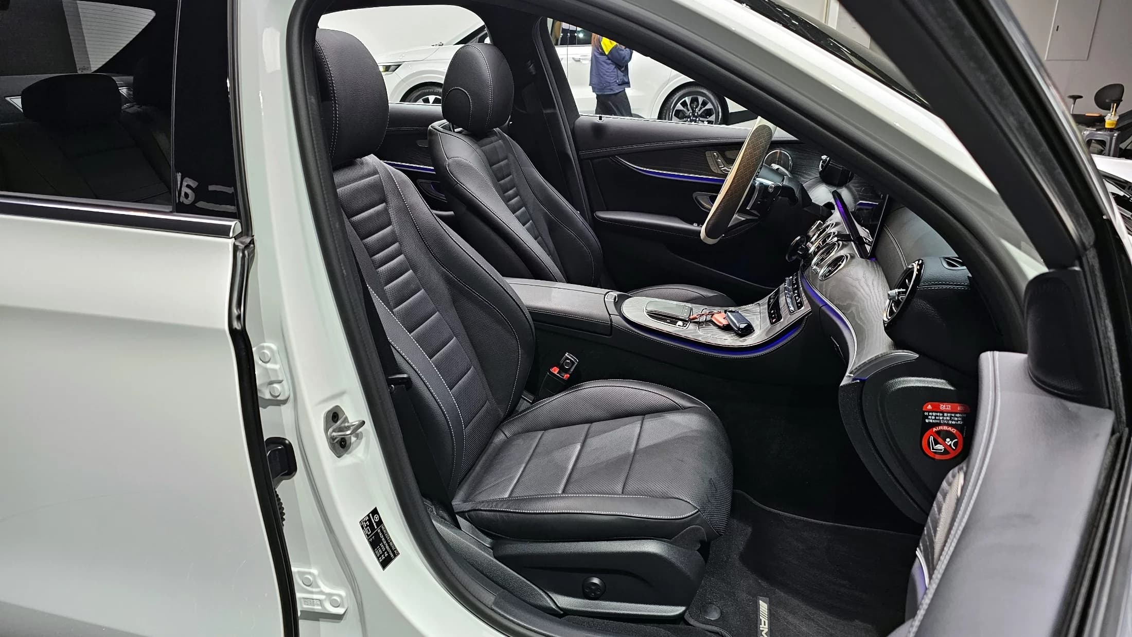 Mercedes-Benz E-Class E350 4MATIC Avantgarde, 2022 г. 60436 км. — фото 10