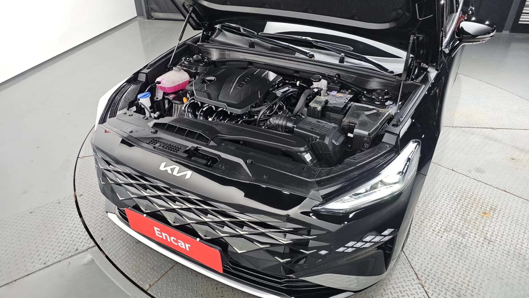 Kia K8 2.5 Gasoline 2WD Noblesse, 2024 г. 15899 км. — фото 6
