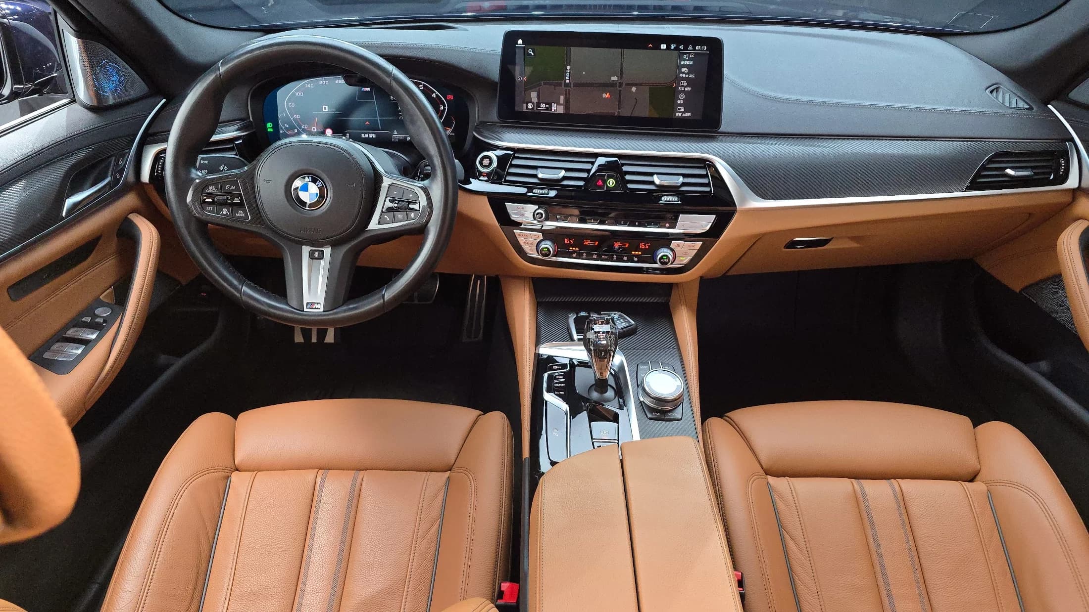BMW 5-Series 520i M Sport, 2022 г. 50400 км. — фото 7
