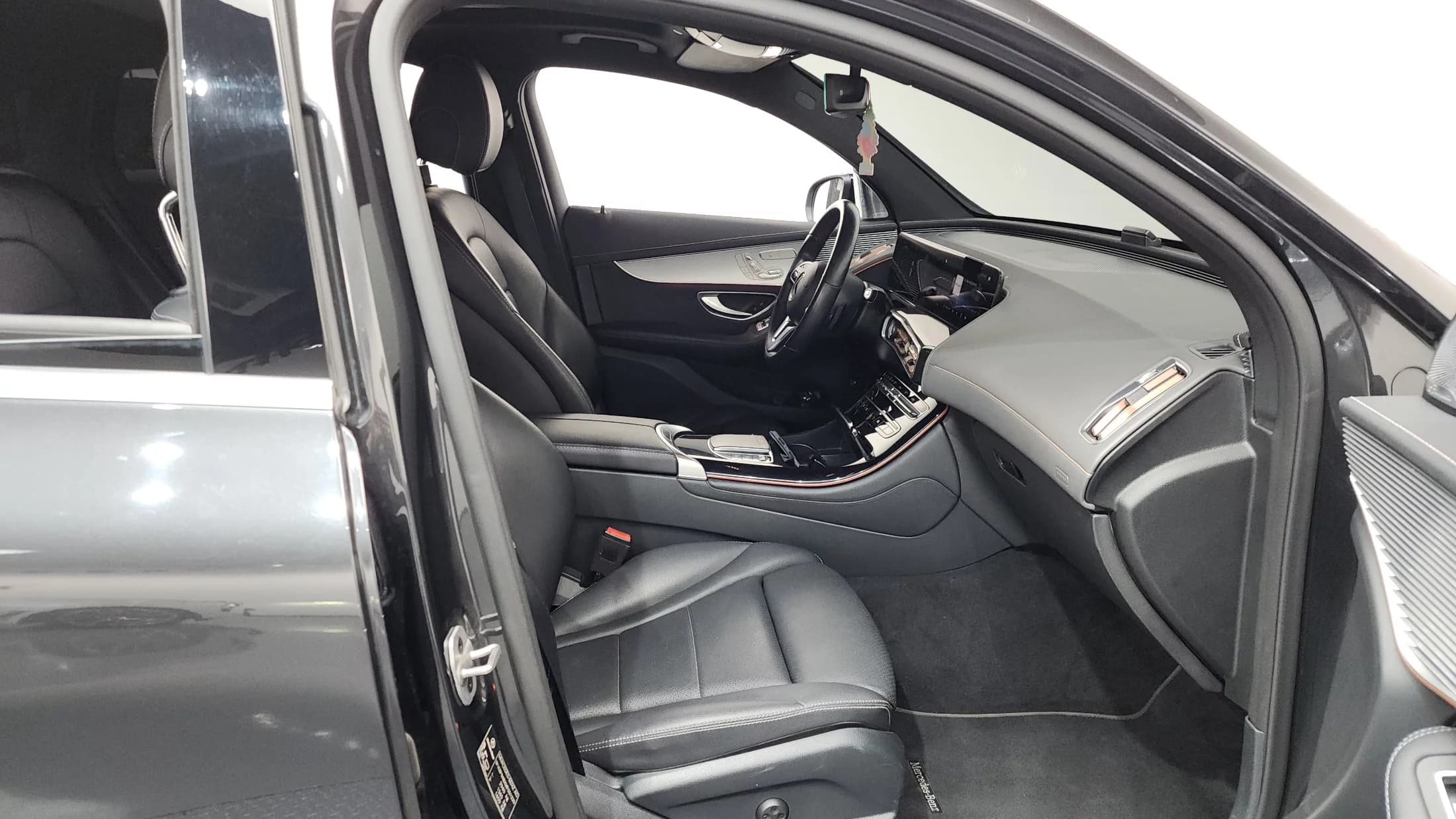 Mercedes-Benz EQC EQC400 4MATIC, электромобиль, 2021 г. 132660 км. — фото 11