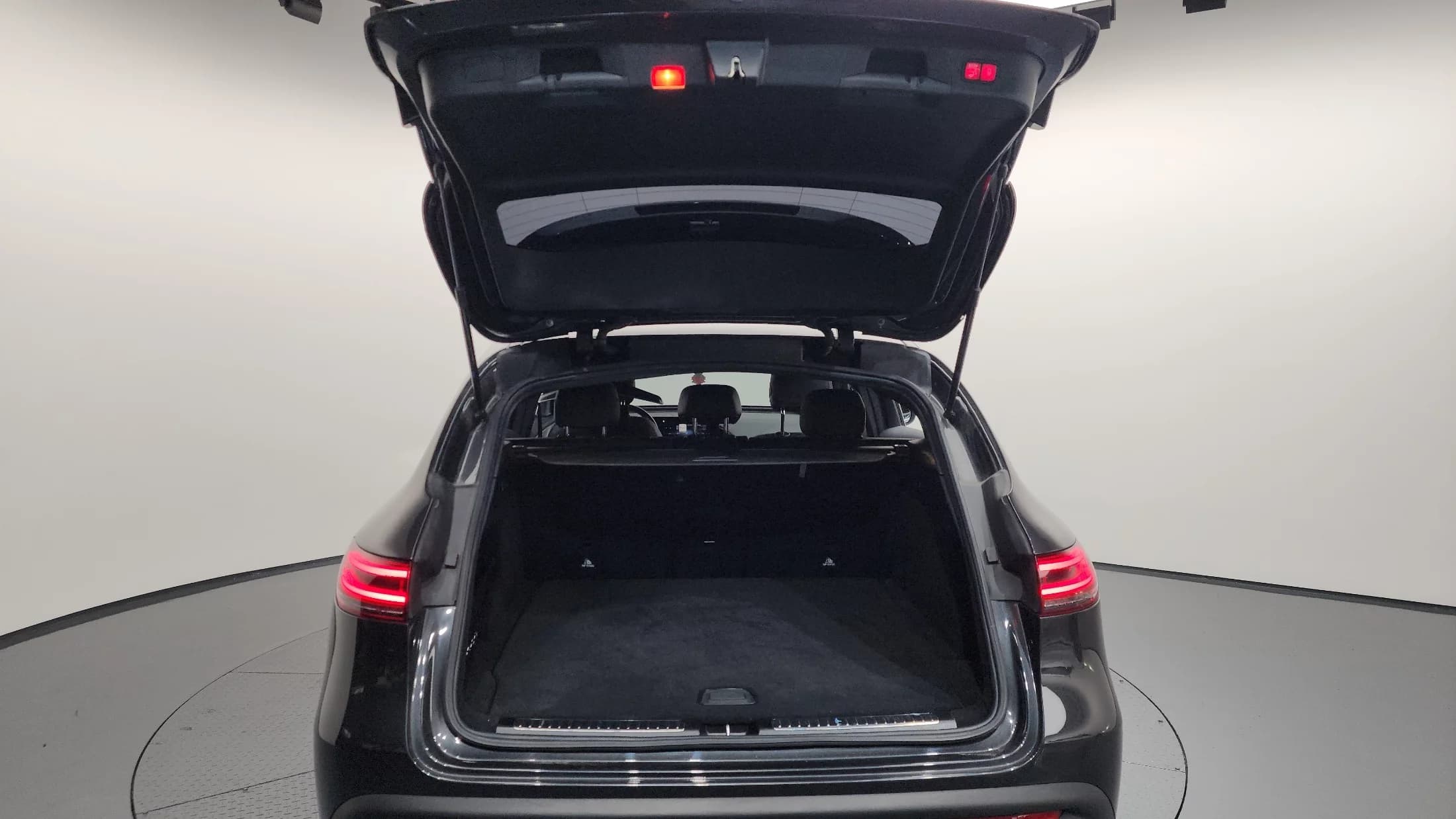 Mercedes-Benz EQC EQC400 4MATIC, электромобиль, 2021 г. 132660 км. — фото 20
