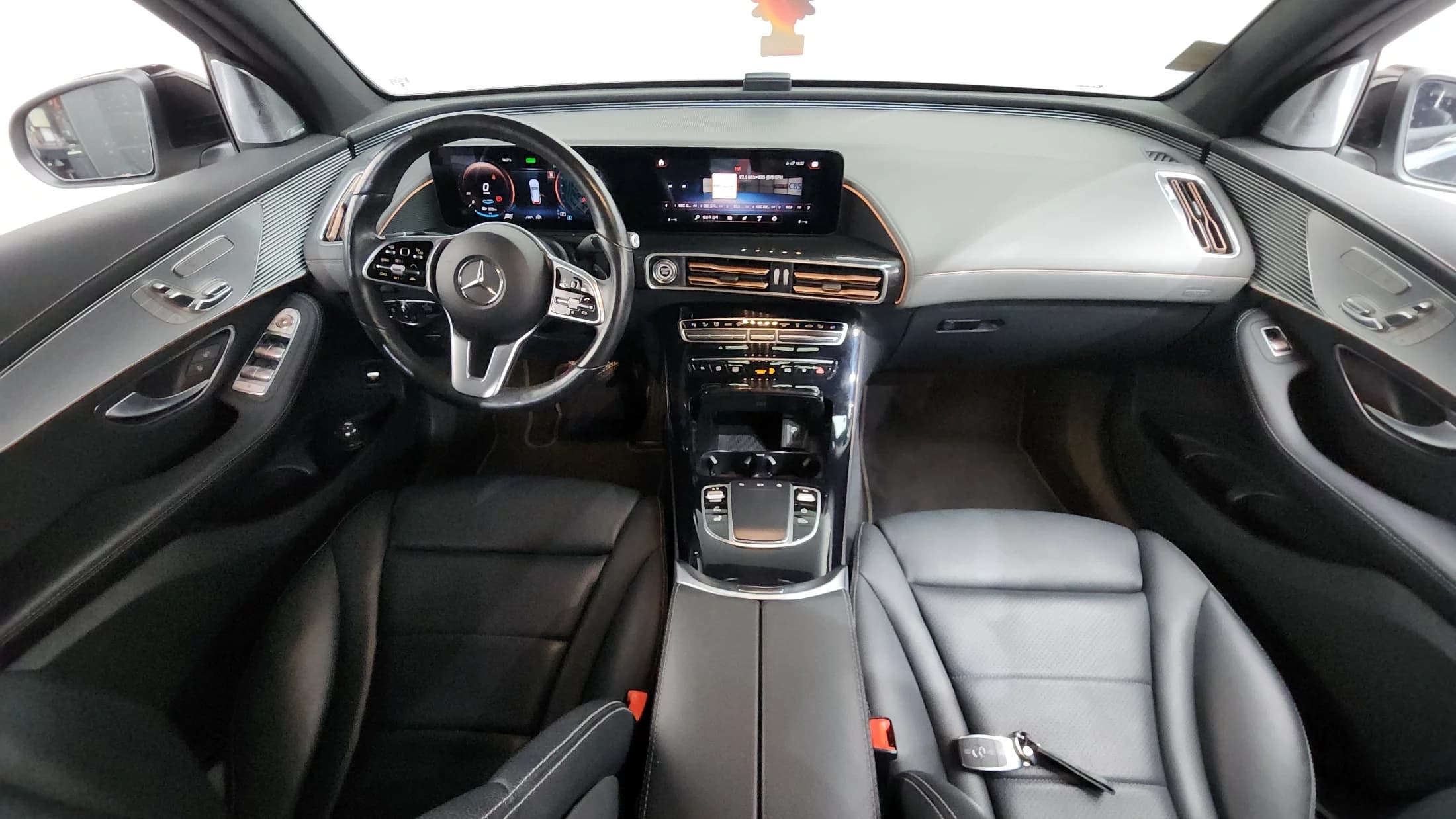 Mercedes-Benz EQC EQC400 4MATIC, электромобиль, 2021 г. 132660 км. — фото 7