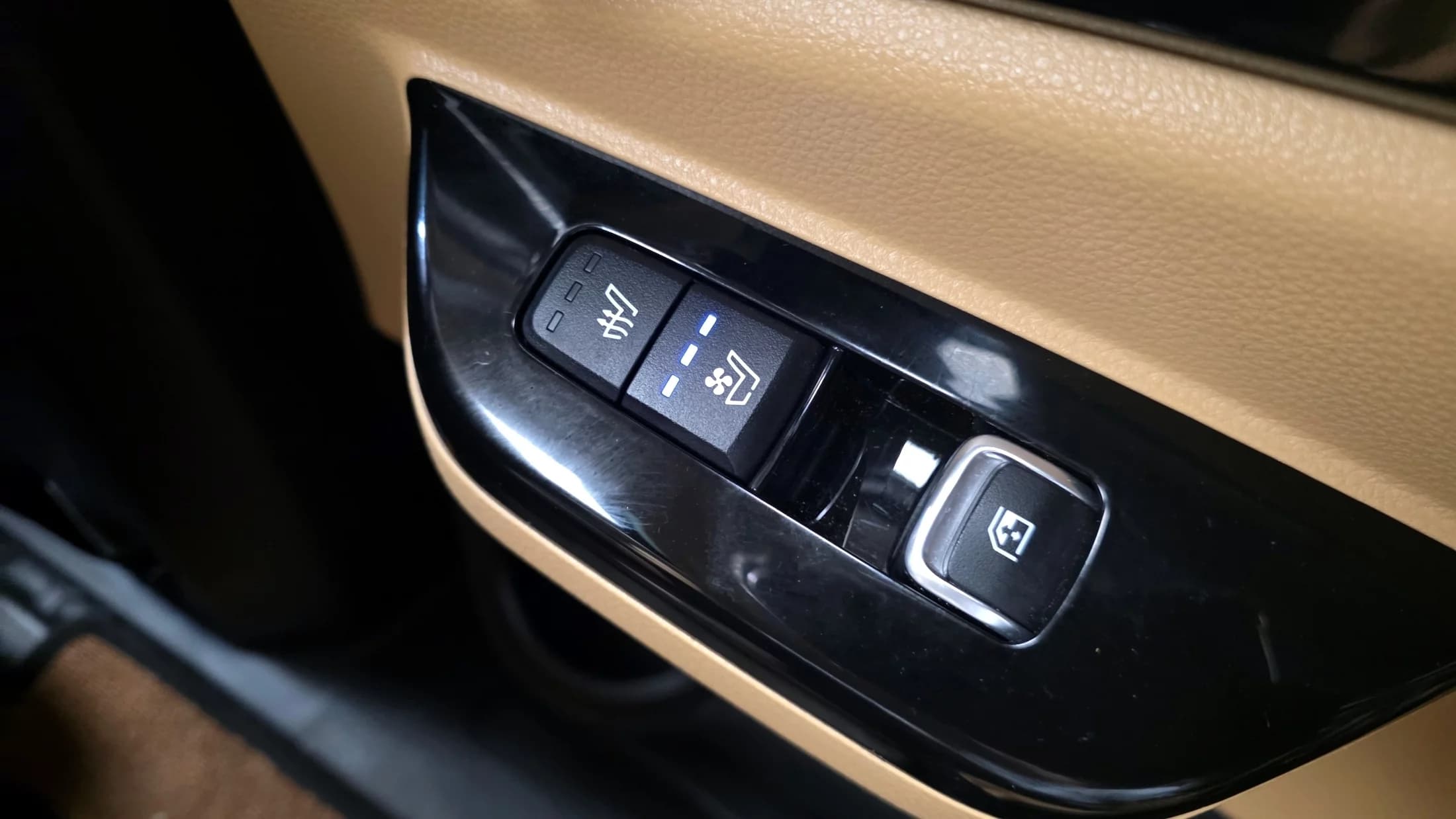 Kia Carnival 9-Seater Signature, 2023 г. 18046 км. — фото 17