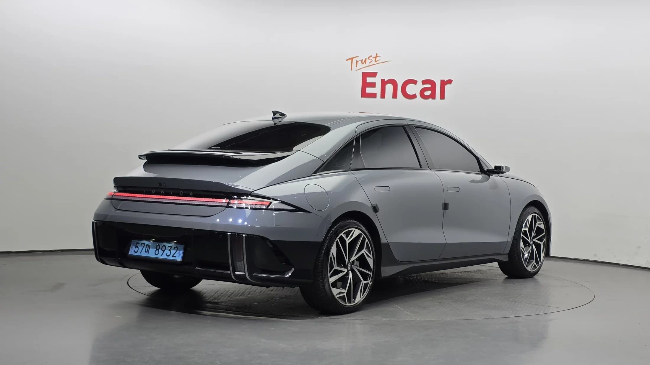 Hyundai Ioniq 6 Long Range AWD Prestige, электромобиль, 2023 г. 41279 км. — фото 2