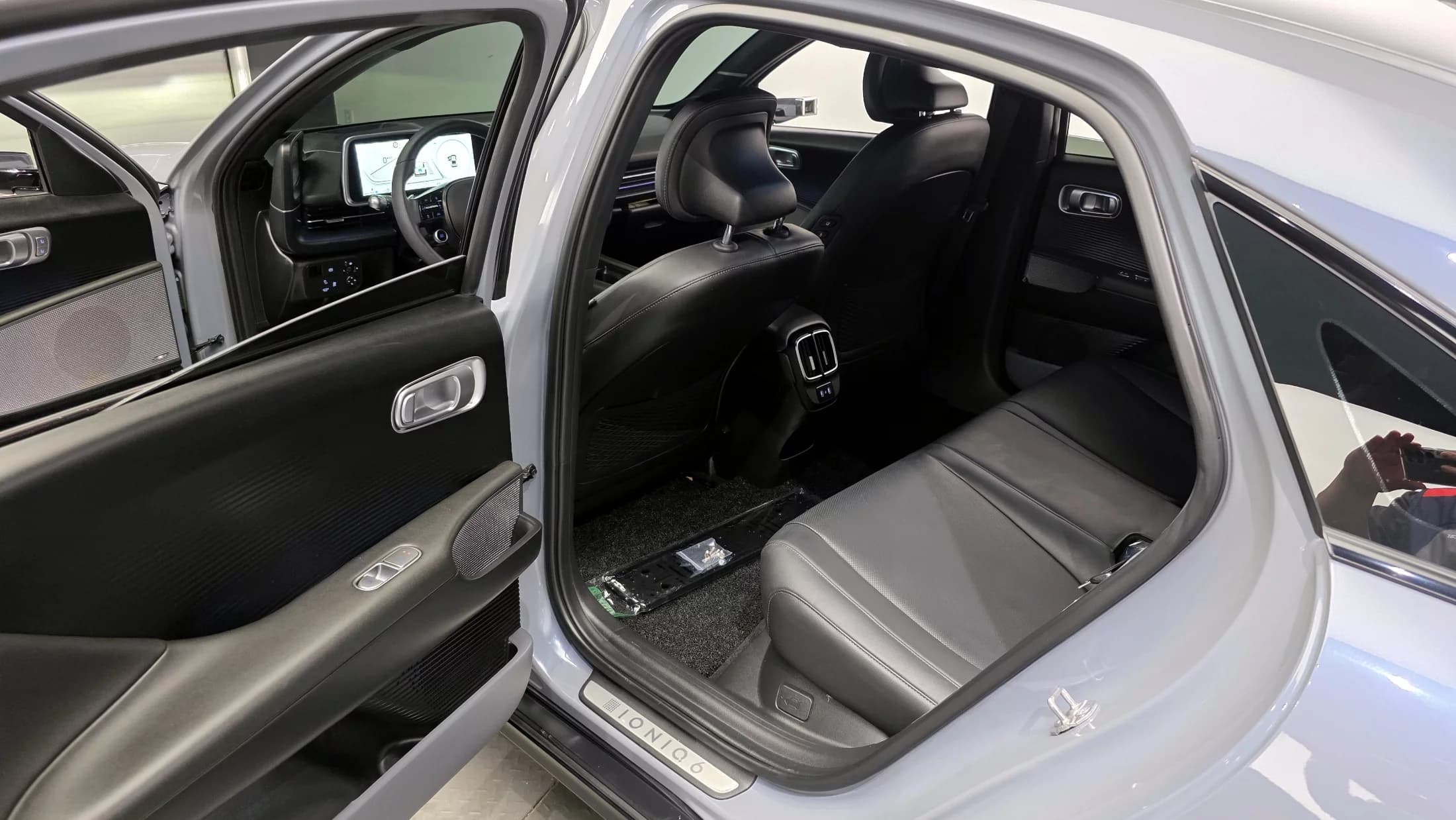 Hyundai Ioniq 6 Long Range AWD Prestige, электромобиль, 2023 г. 41279 км. — фото 11