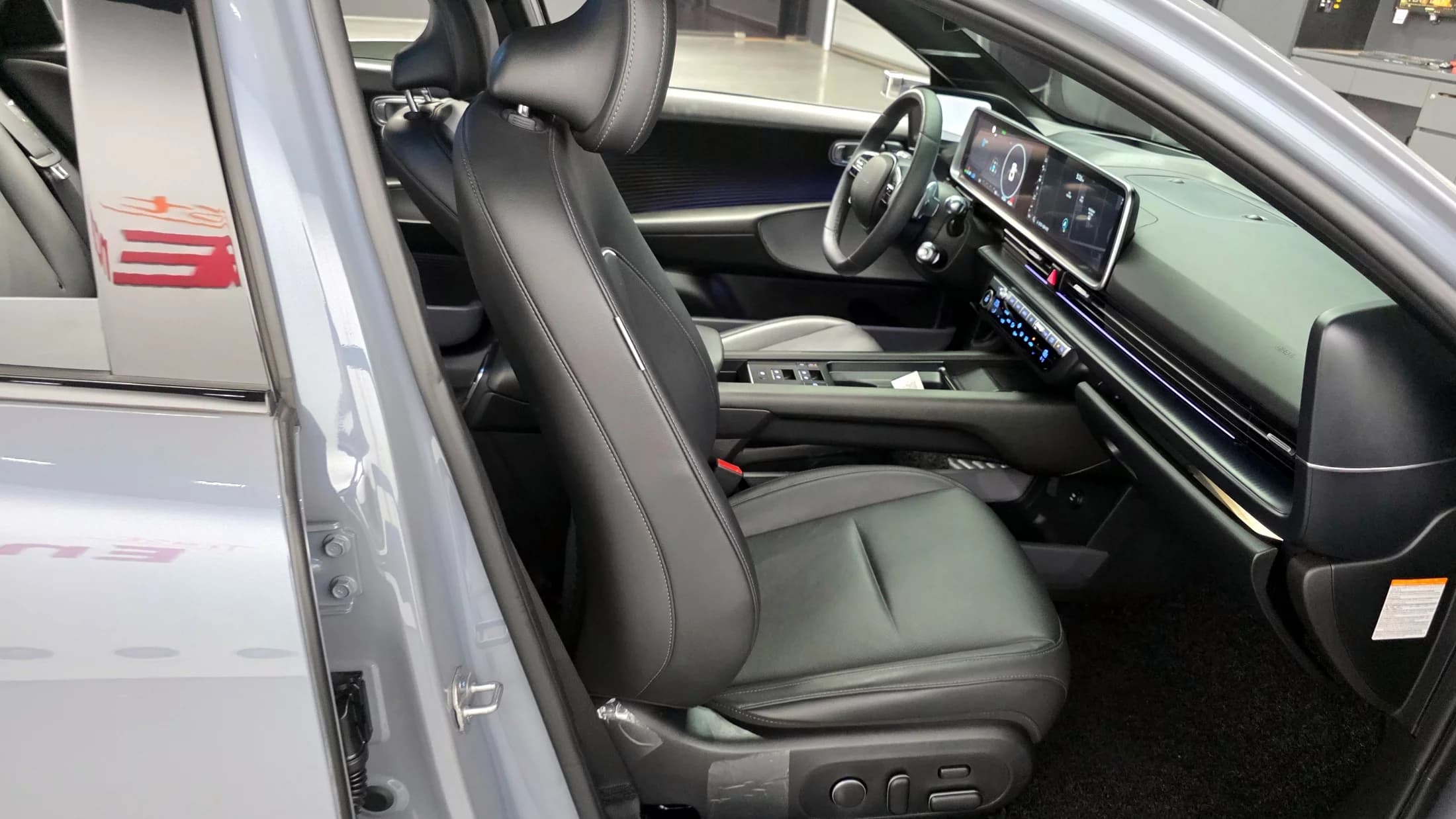 Hyundai Ioniq 6 Long Range AWD Prestige, электромобиль, 2023 г. 41279 км. — фото 12
