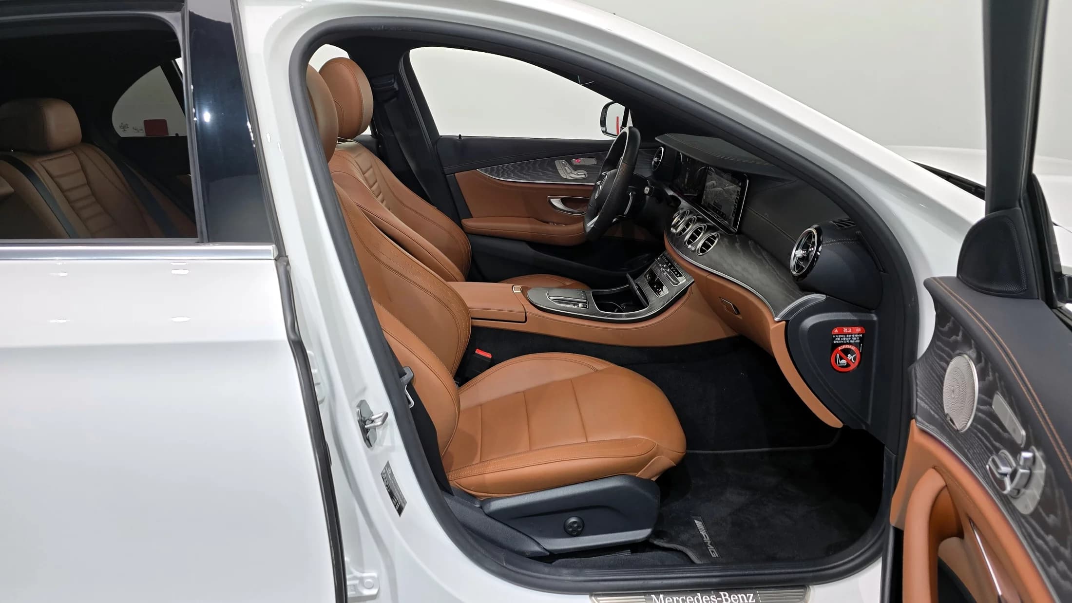 Mercedes-Benz E-Class E350 4MATIC AMG Line, 2021 г. 59403 км. — фото 11