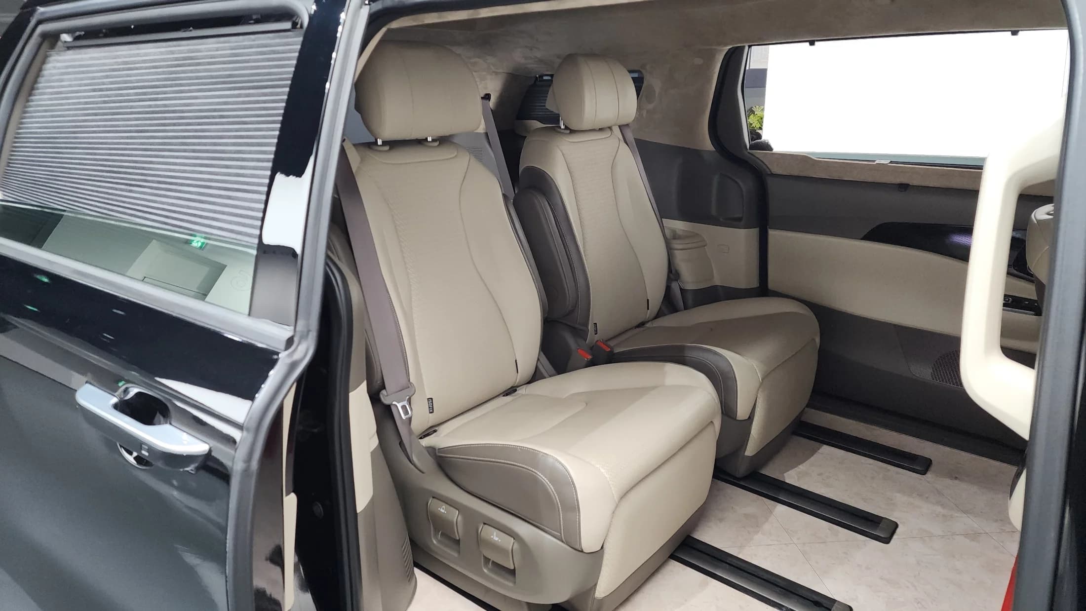 Kia Carnival Gasoline 7-seater Limousine(Special vehicle), 2023 г. 75106 км. — фото 12