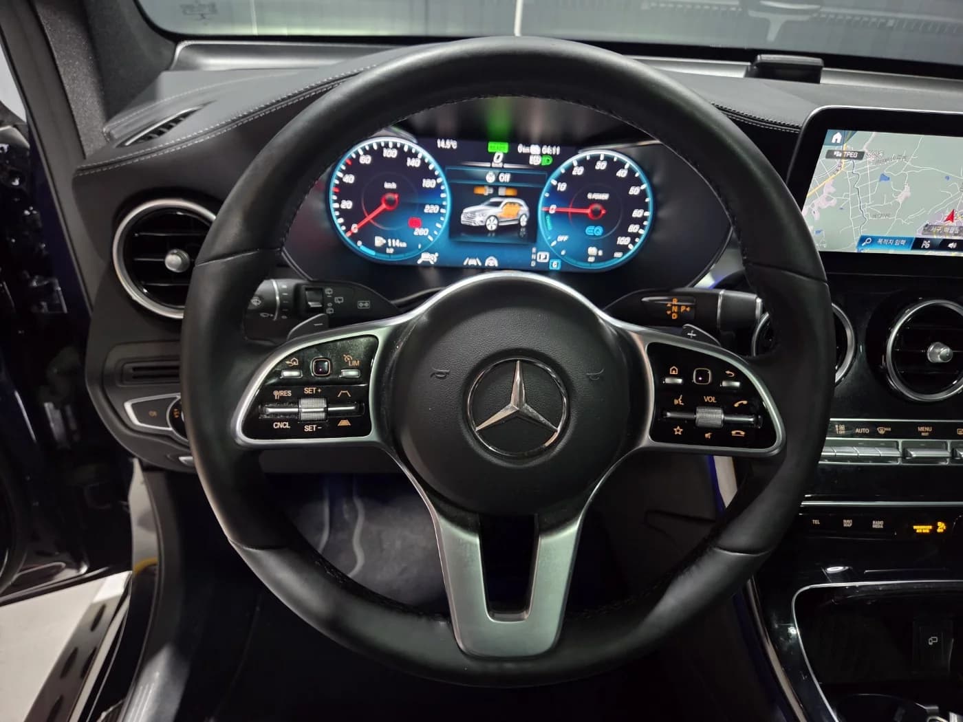 Mercedes-Benz GLC-Class GLC300e 4MATIC, гибрид, 2021 г. 61953 км. — фото 20