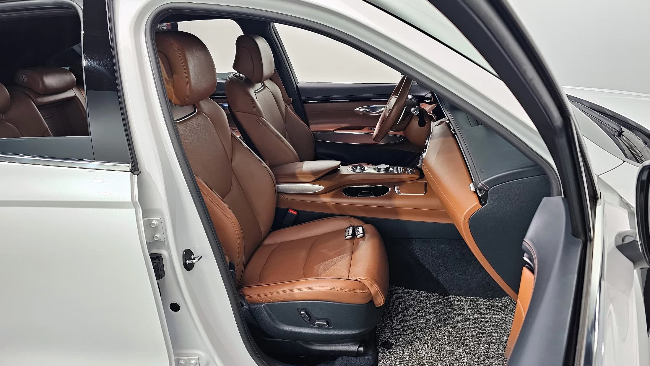 Genesis GV70 2.5T Gasoline AWD, 2021 г. 88519 км. — фото 12