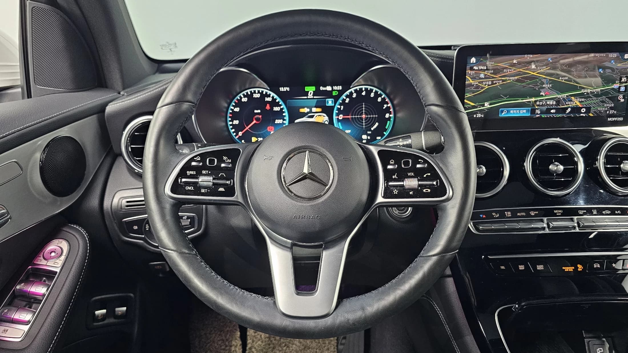 Mercedes-Benz GLC-Class GLC300e 4MATIC, гибрид, 2021 г. 69756 км. — фото 16