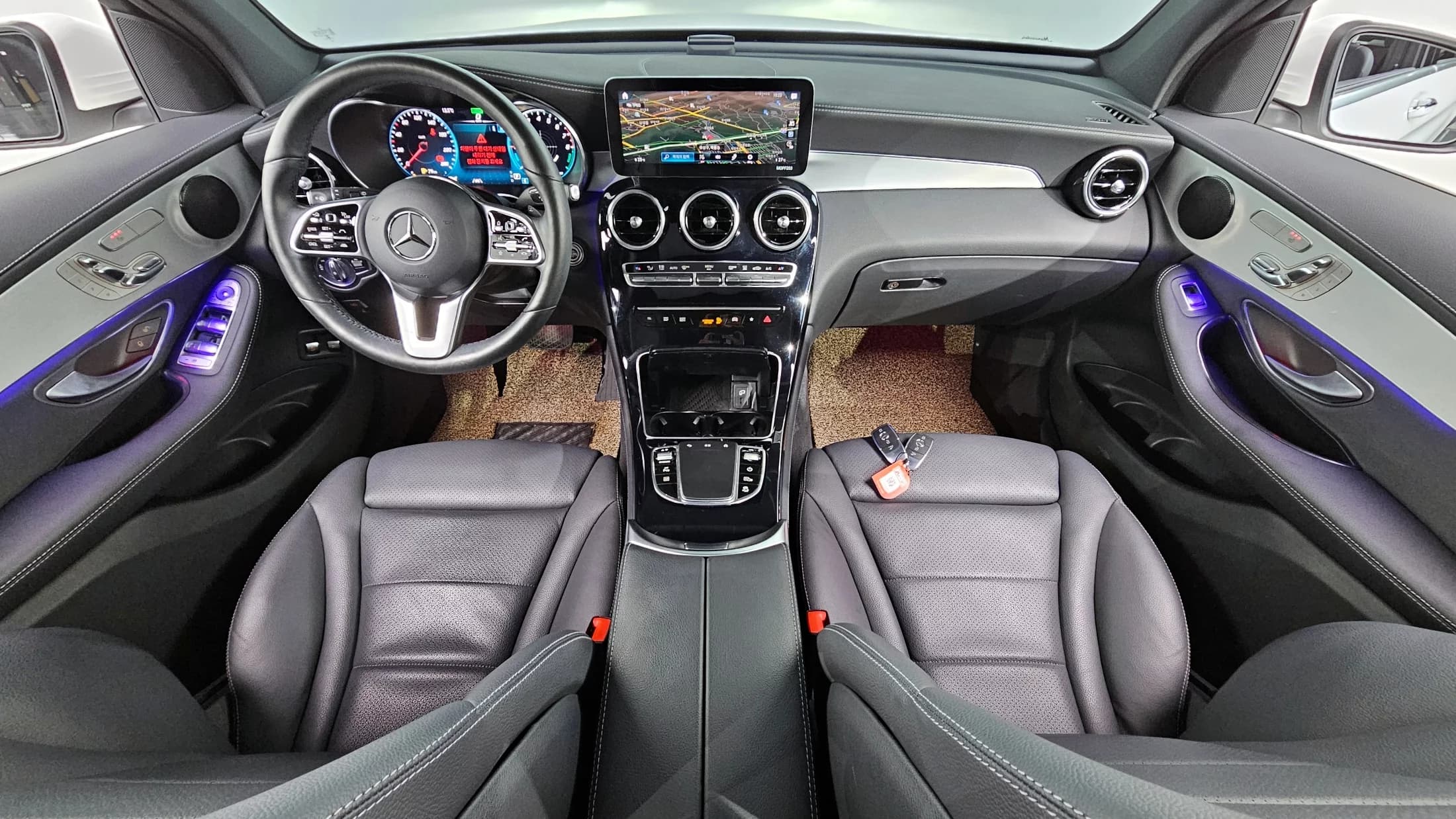 Mercedes-Benz GLC-Class GLC300e 4MATIC, гибрид, 2021 г. 69756 км. — фото 7