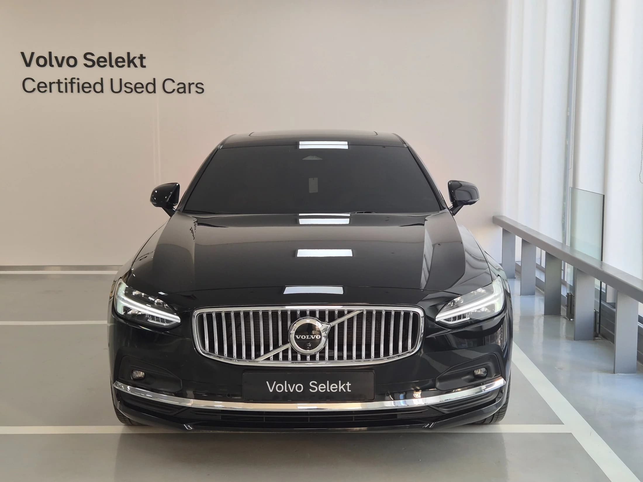 Volvo S90 B5 Ultimate Bright, 2024 г. 13037 км. — фото 3