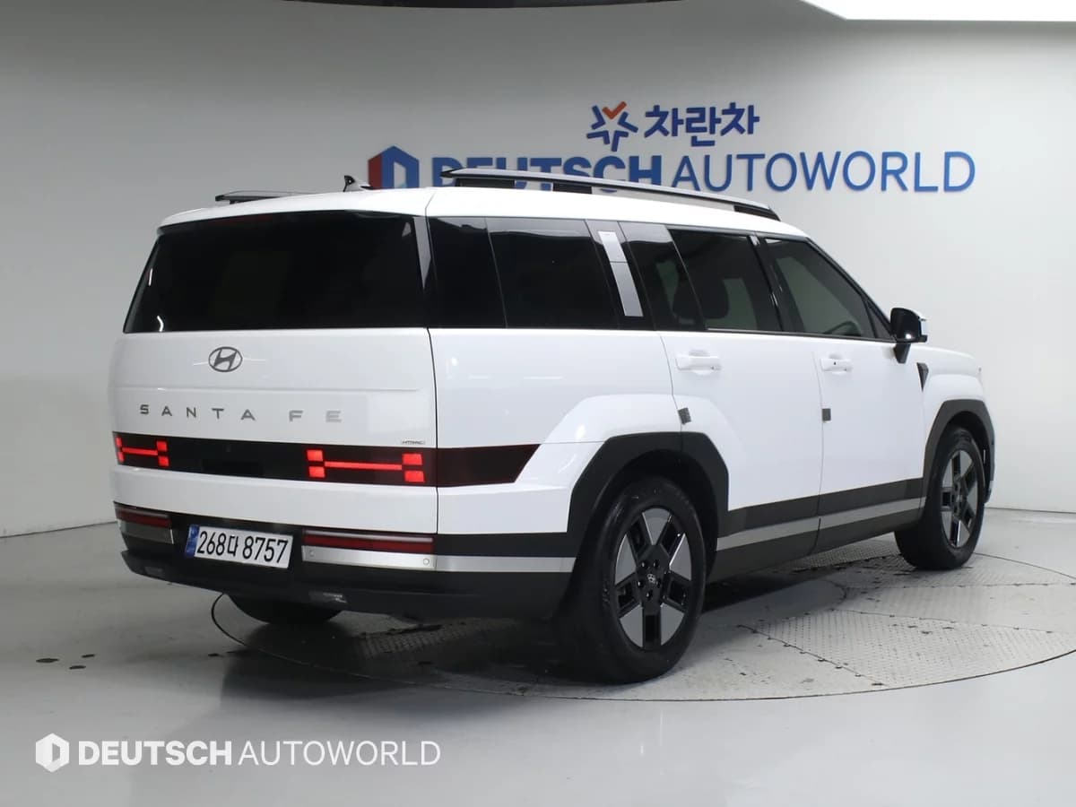 Hyundai Santa Fe HEV 1.6 4WD Prestige, гибрид, 2023 г. 41727 км. — фото 2