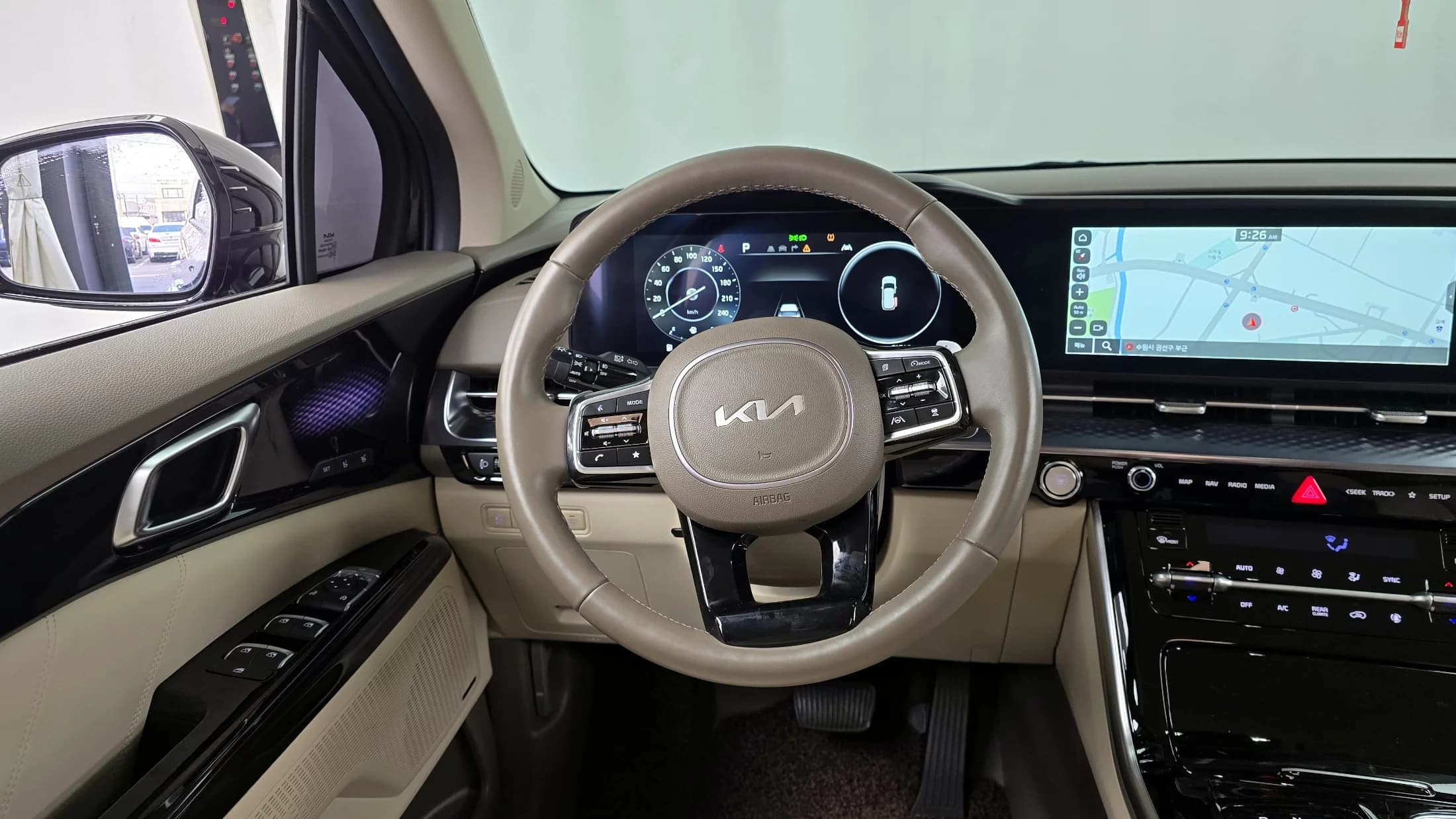 Kia Carnival Gasoline 7-Seater Hi-Limousine Signature, 2023 г. 61431 км. — фото 13