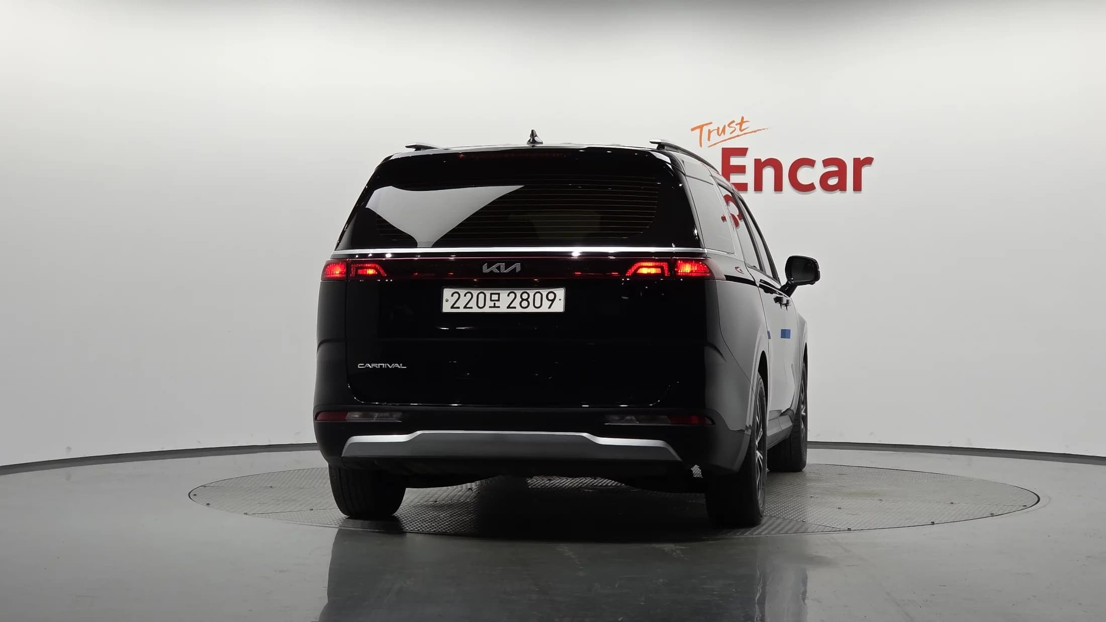 Kia Carnival 9-Seater Prestige, 2021 г. 63538 км. — фото 4