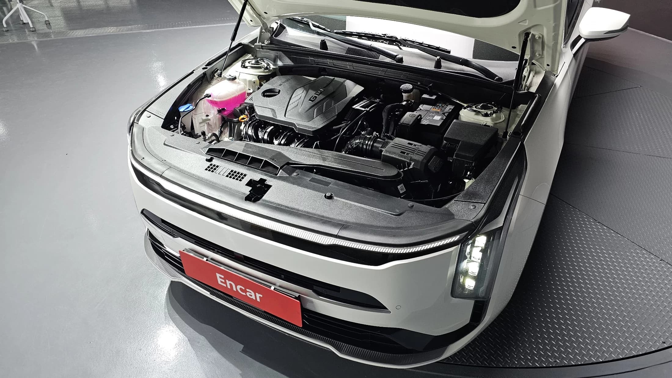 Kia K8 2.5 Gasoline 2WD Noblesse Light, 2024 г. 29774 км. — фото 6