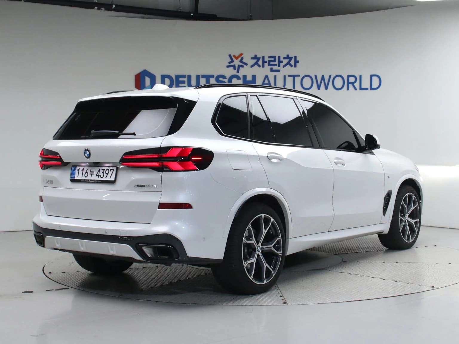 BMW X5 xDrive 30d M Sport, 2025 г. 7640 км. — фото 2
