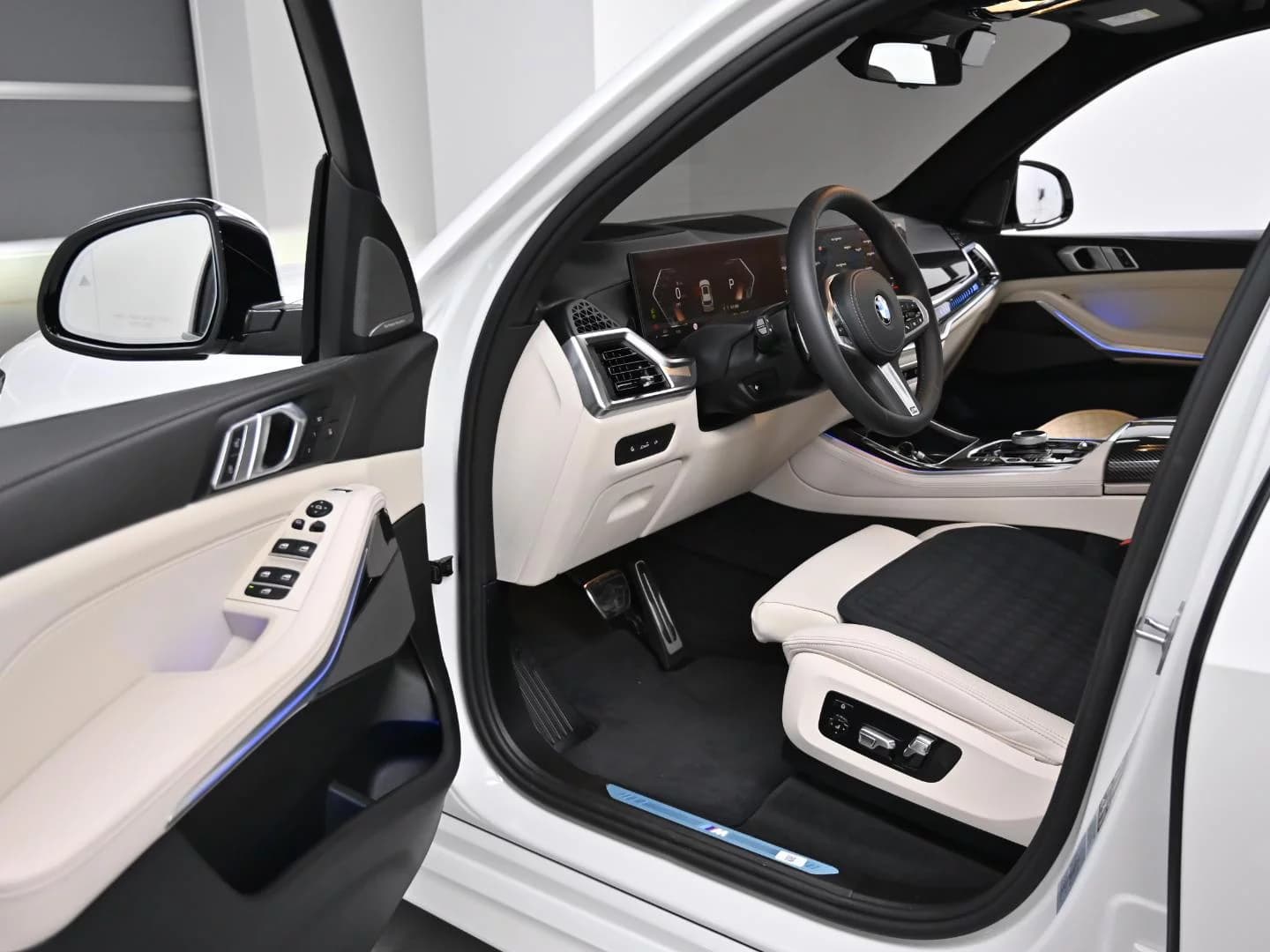 BMW X5 xDrive 30d M Sport, 2025 г. 7640 км. — фото 11