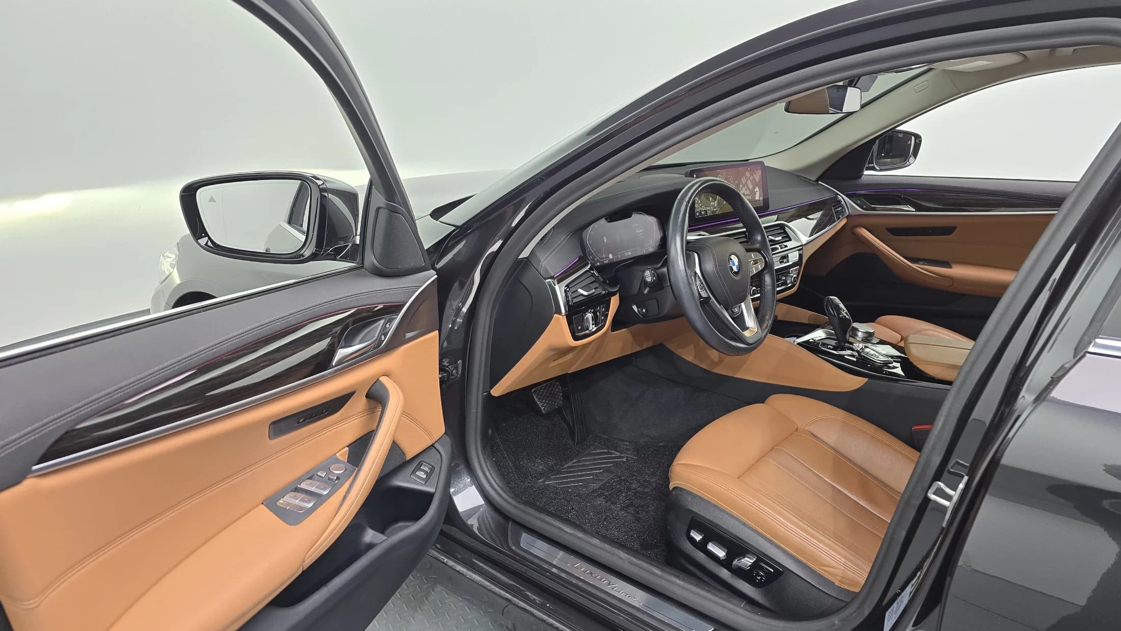 BMW 5-Series 520i Luxury, 2022 г. 58004 км. — фото 10
