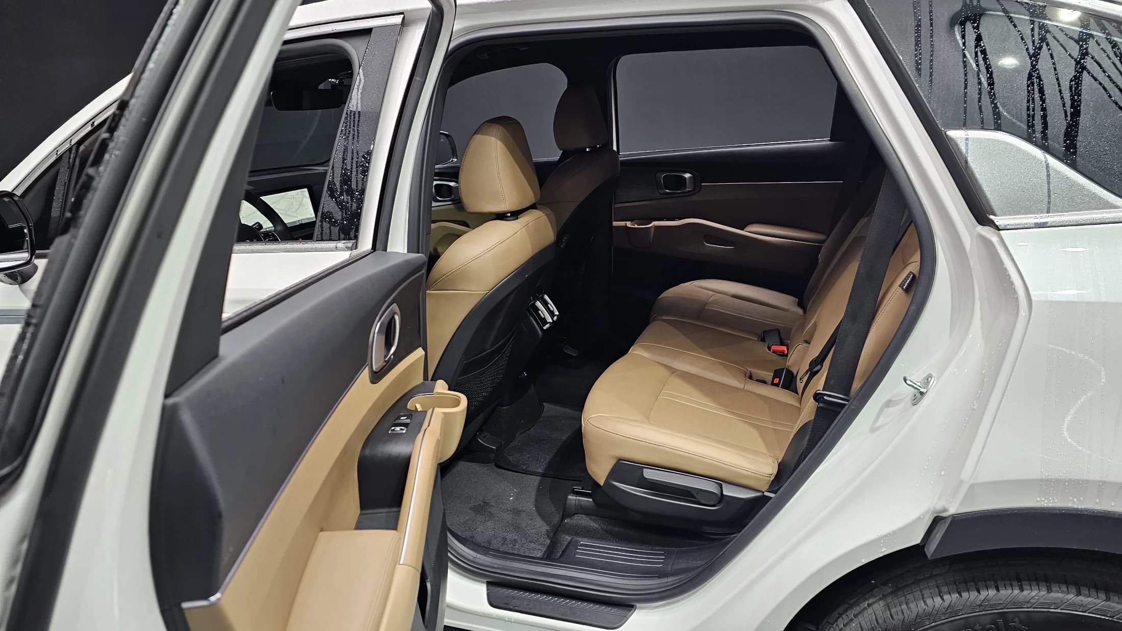 Kia Sorento Gasoline 2.5T 2WD Prestige, 2024 г. 17522 км. — фото 12