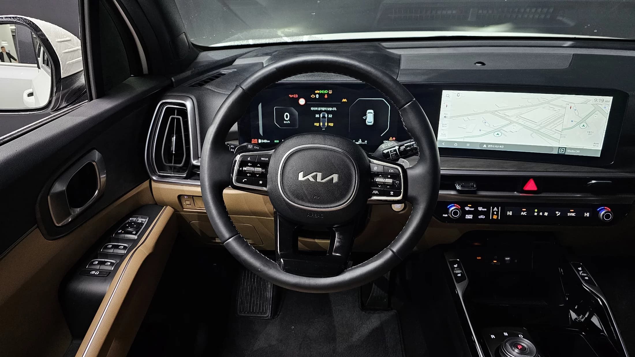 Kia Sorento Gasoline 2.5T 2WD Prestige, 2024 г. 17522 км. — фото 13