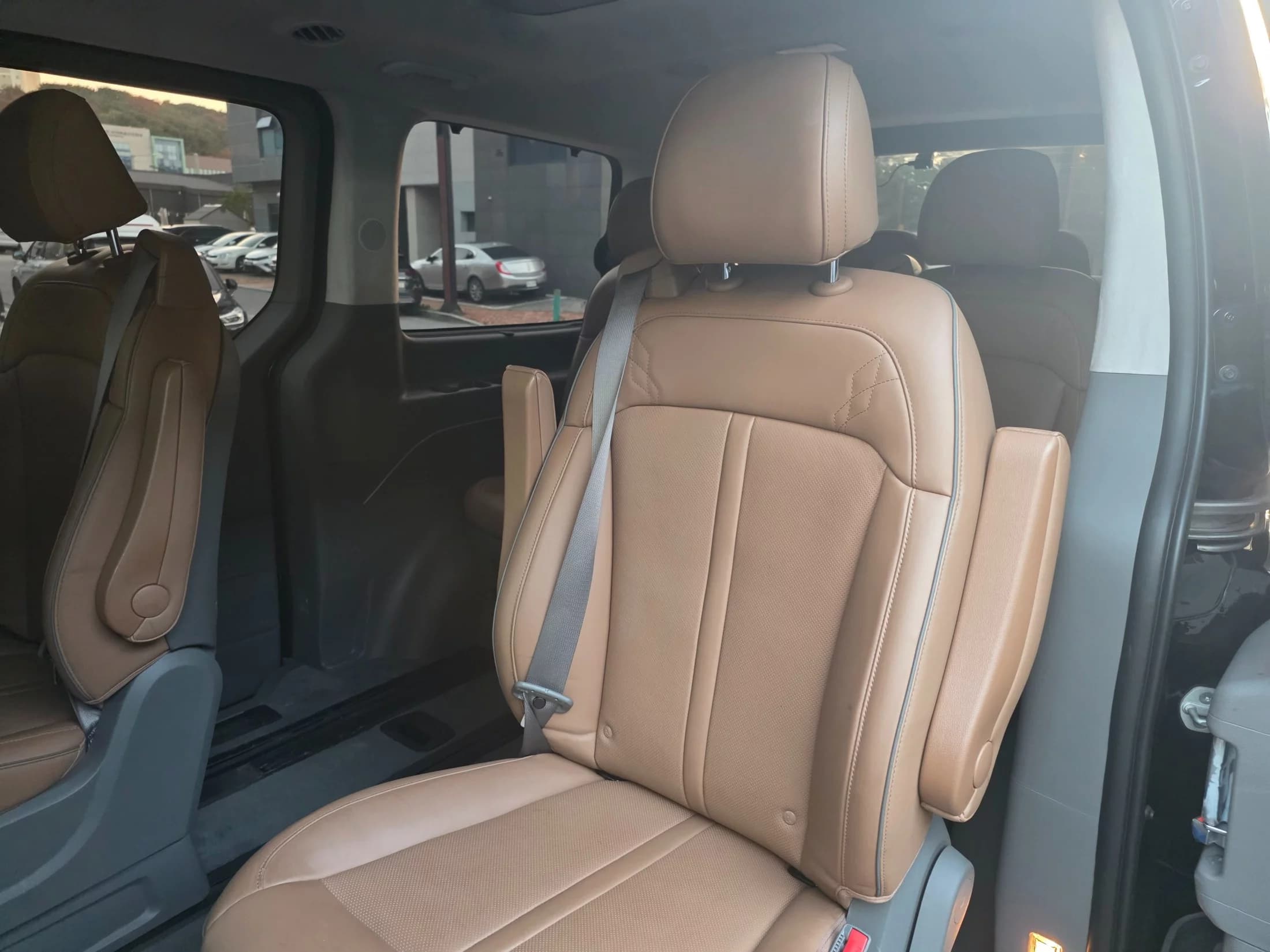 Hyundai Staria 4WD Lounge 9-Seater Inspiration, 2022 г. 54137 км. — фото 6