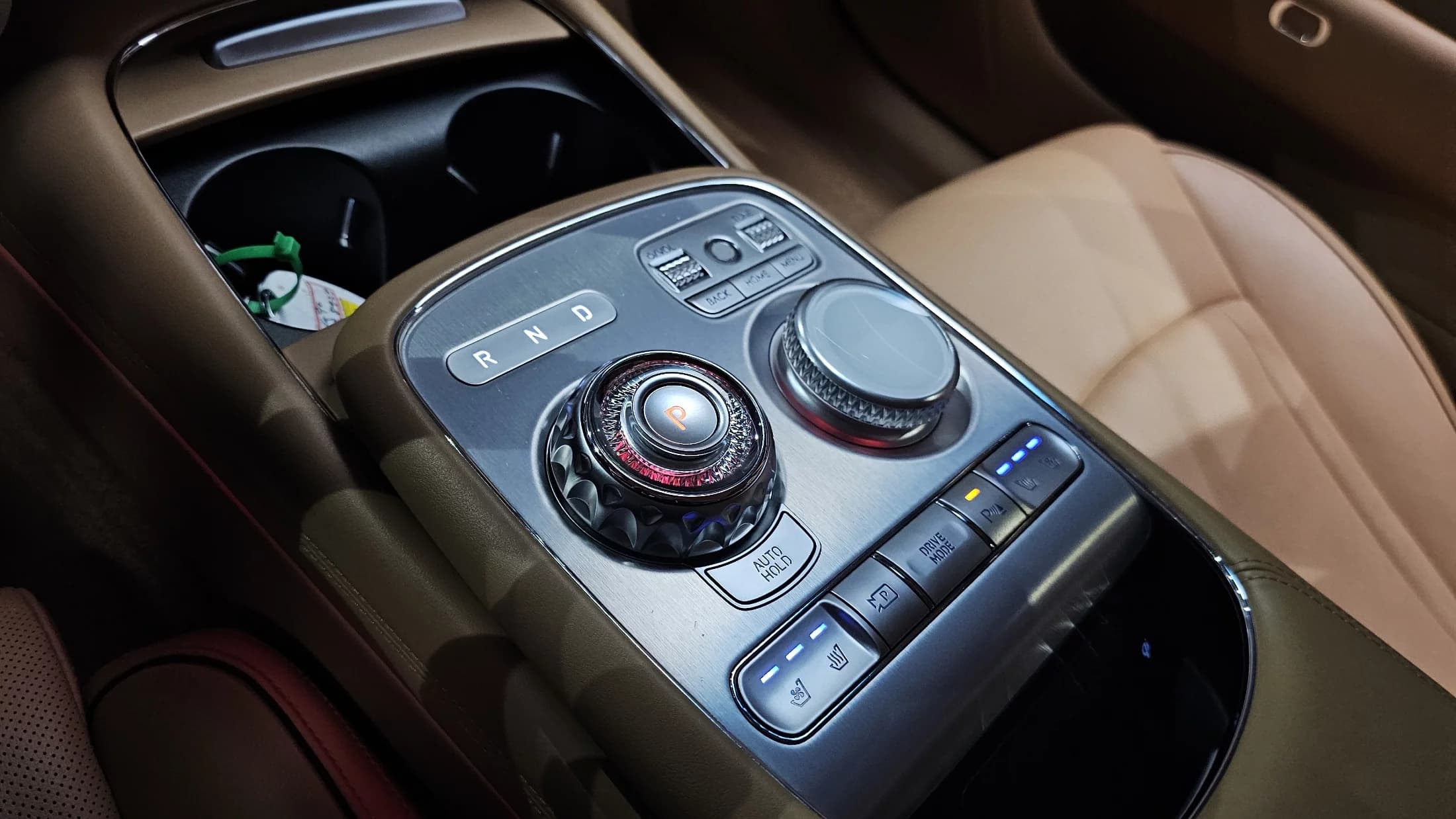 Genesis G90 Gasoline 3.5 Turbo AWD, 2022 г. 82797 км. — фото 9