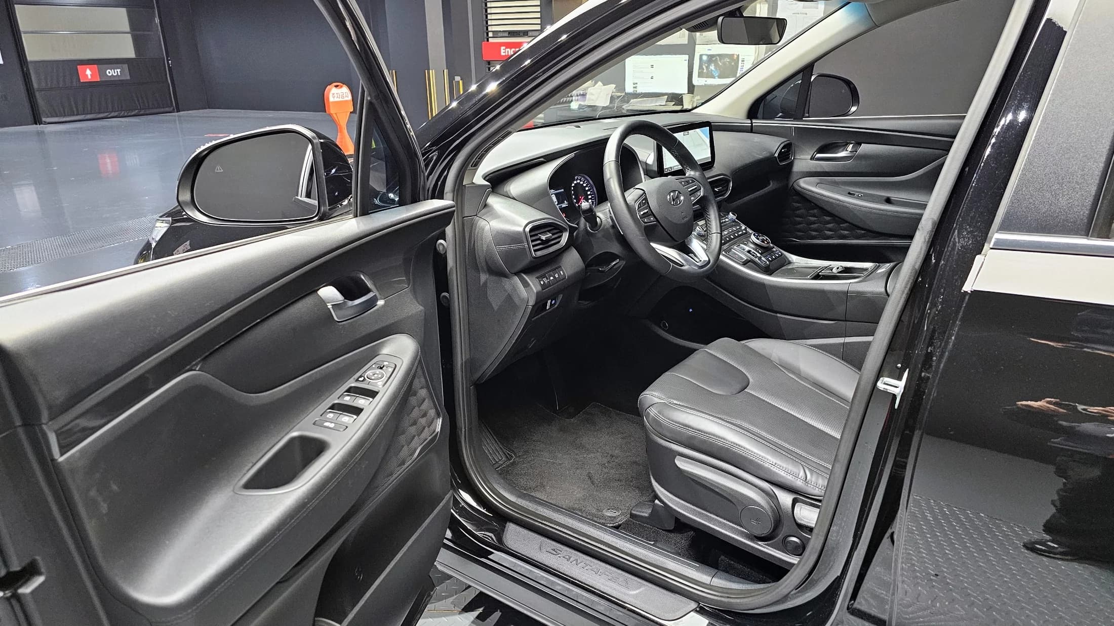 Hyundai Santa Fe Diesel 2.2 4WD Exclusive, 2023 г. 85978 км. — фото 11