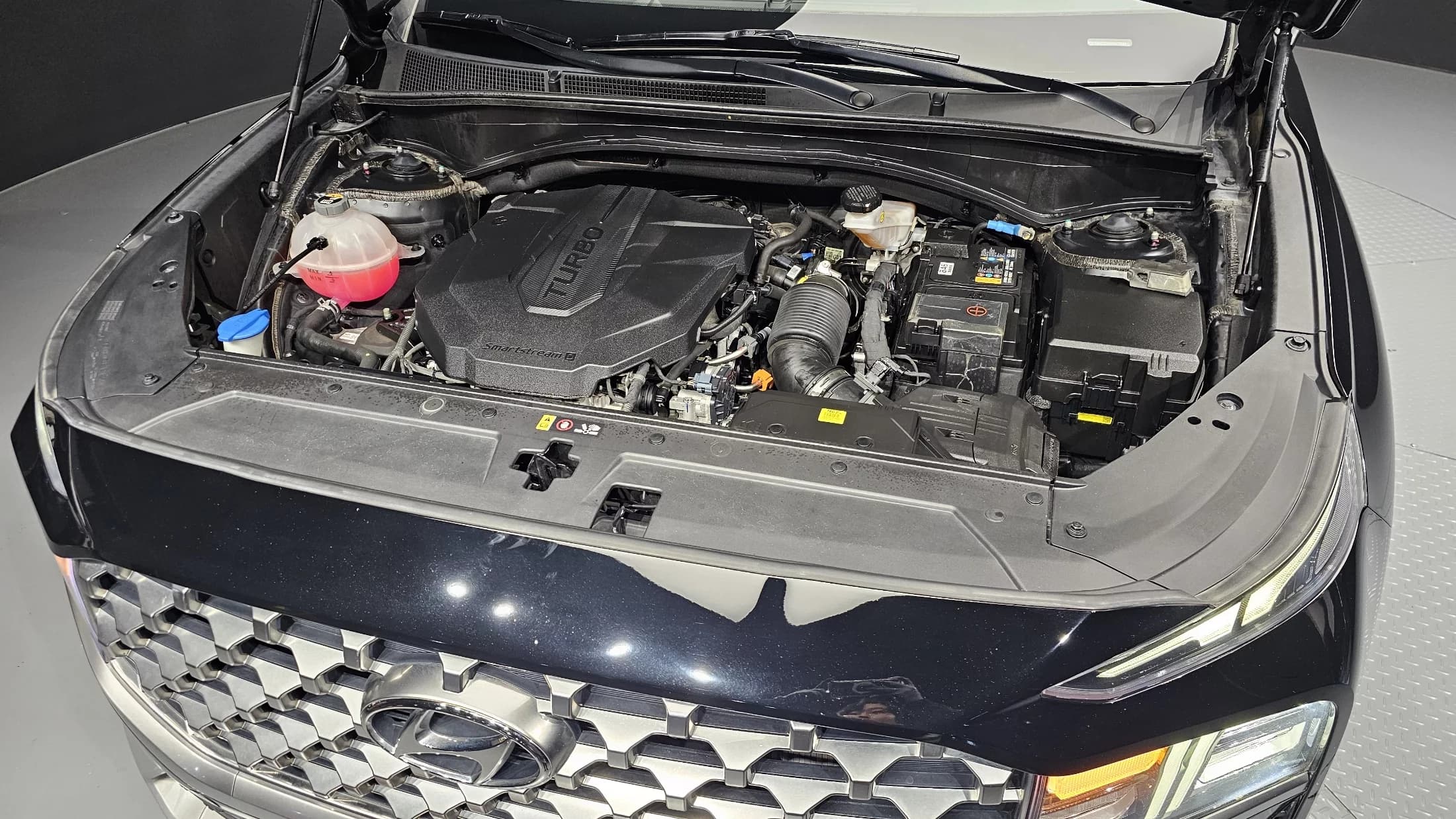 Hyundai Santa Fe Diesel 2.2 4WD Exclusive, 2023 г. 85978 км. — фото 6