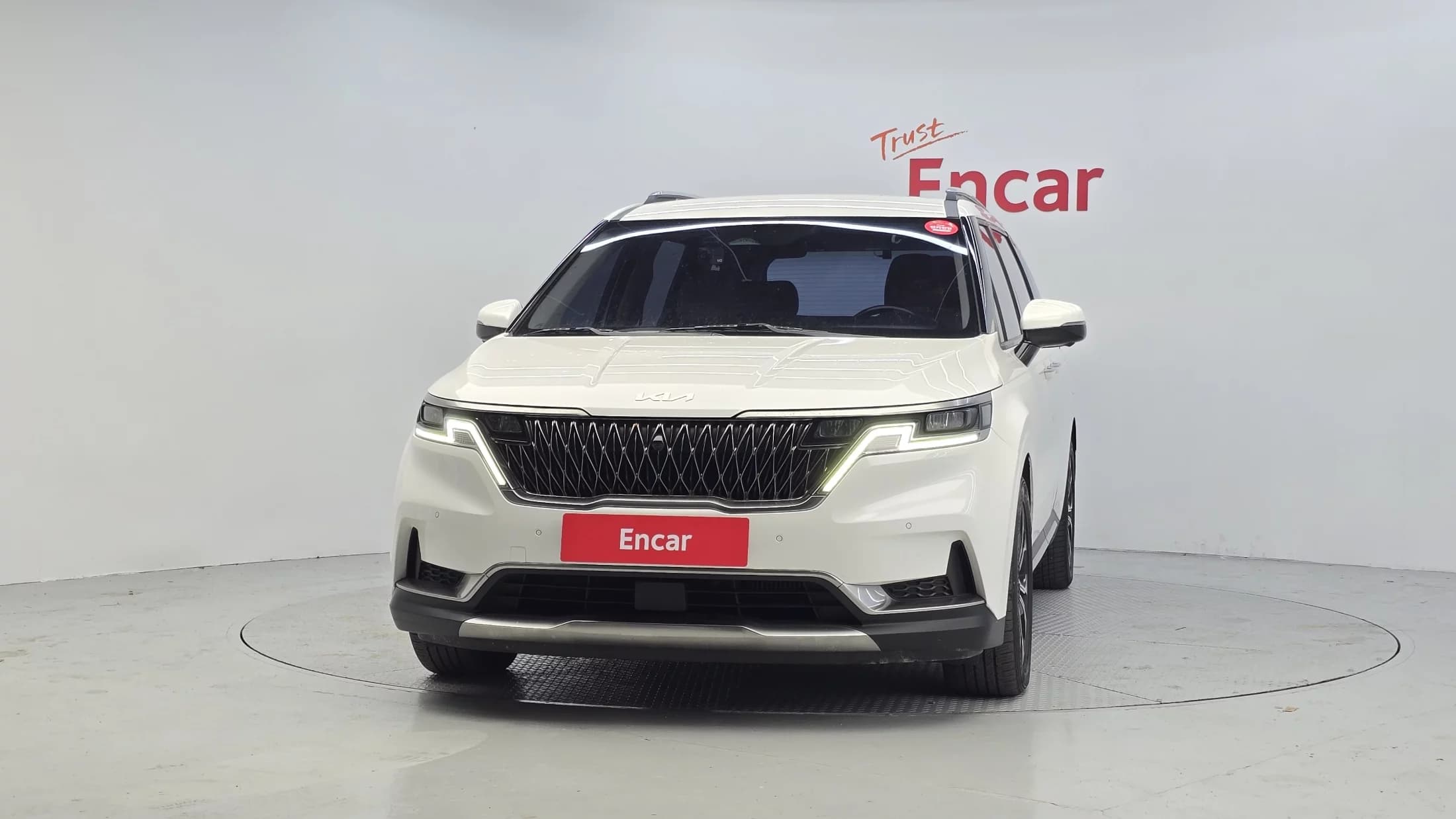 Kia Carnival 7-Seater Noblesse, 2021 г. 143035 км. — фото 3