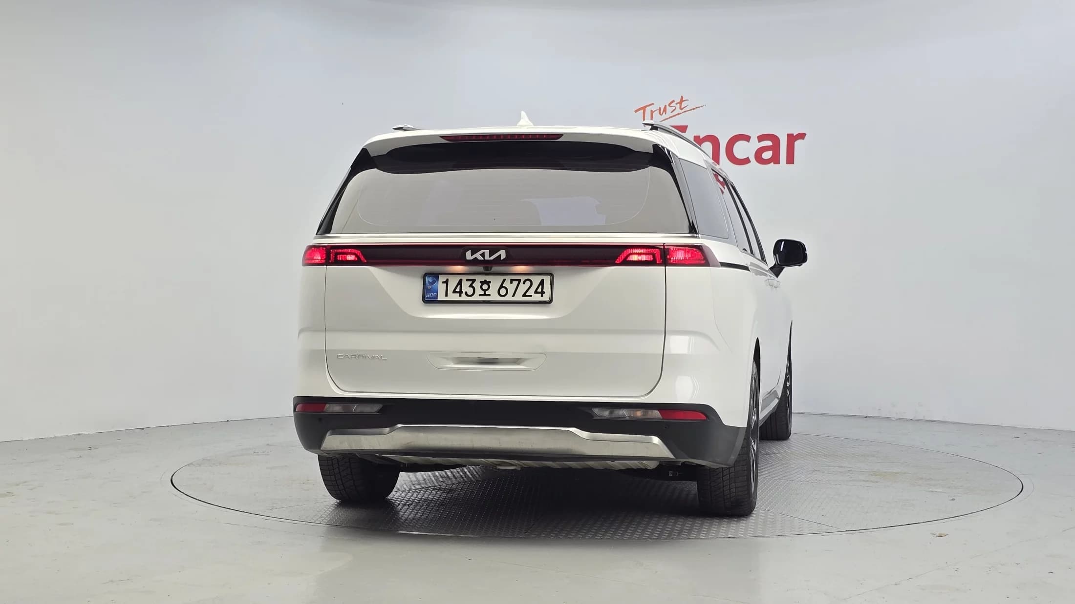 Kia Carnival 7-Seater Noblesse, 2021 г. 143035 км. — фото 4
