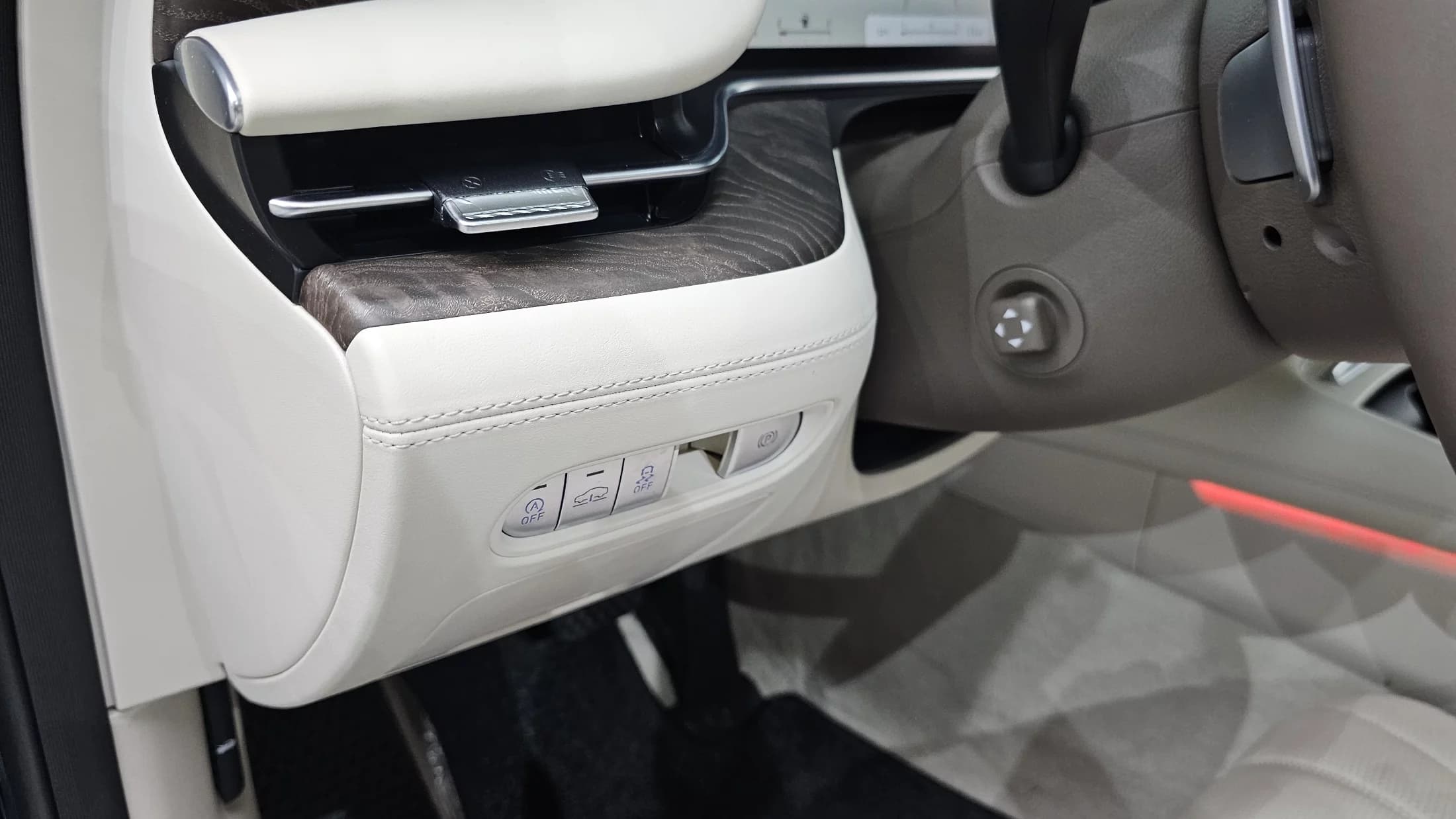 Genesis G90 Gasoline 3.5 Turbo AWD, 2022 г. 74723 км. — фото 16
