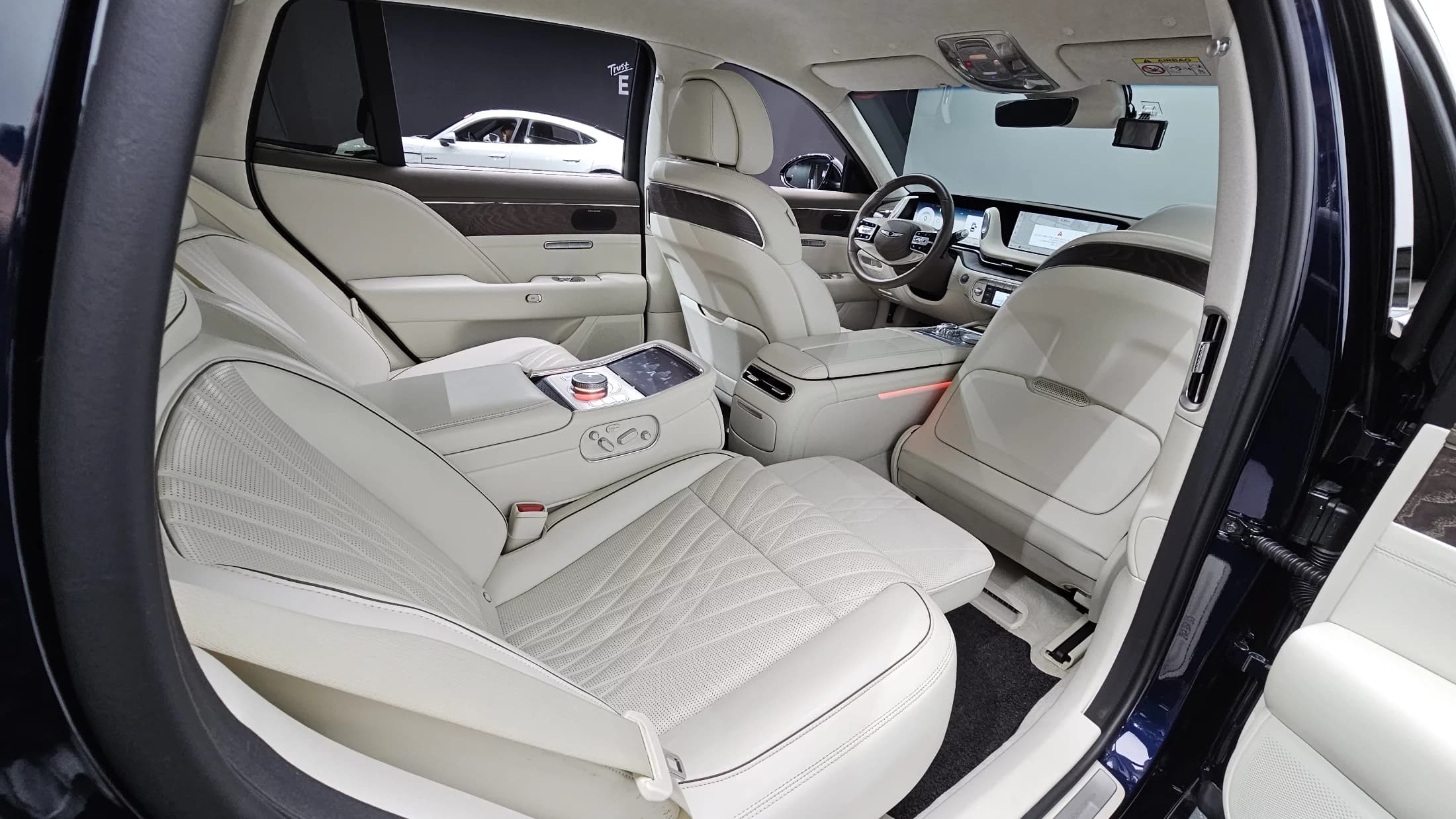 Genesis G90 Gasoline 3.5 Turbo AWD, 2022 г. 74723 км. — фото 17