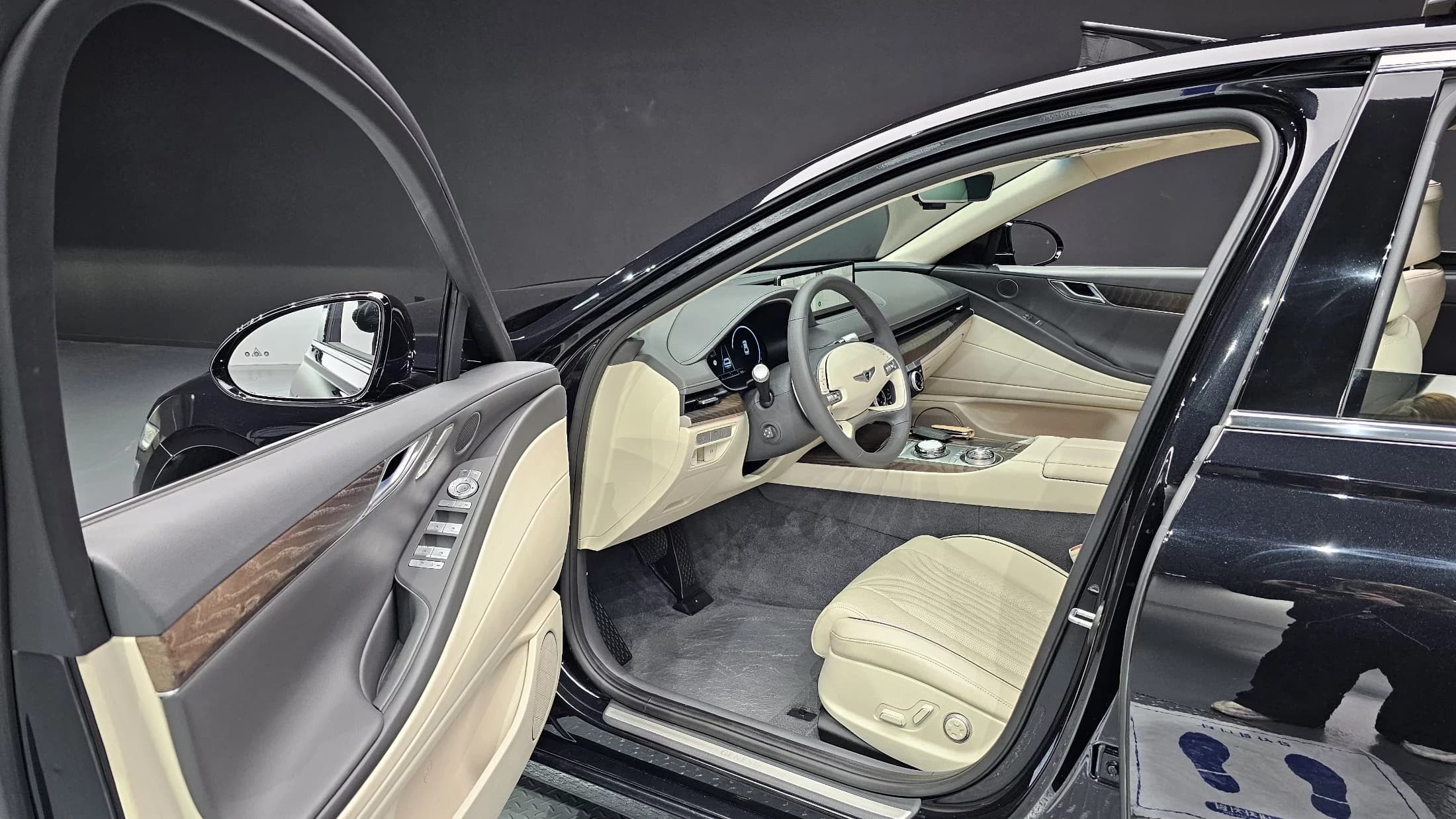 Genesis G80 Gasoline 2.5 Turbo AWD, 2023 г. 28148 км. — фото 11