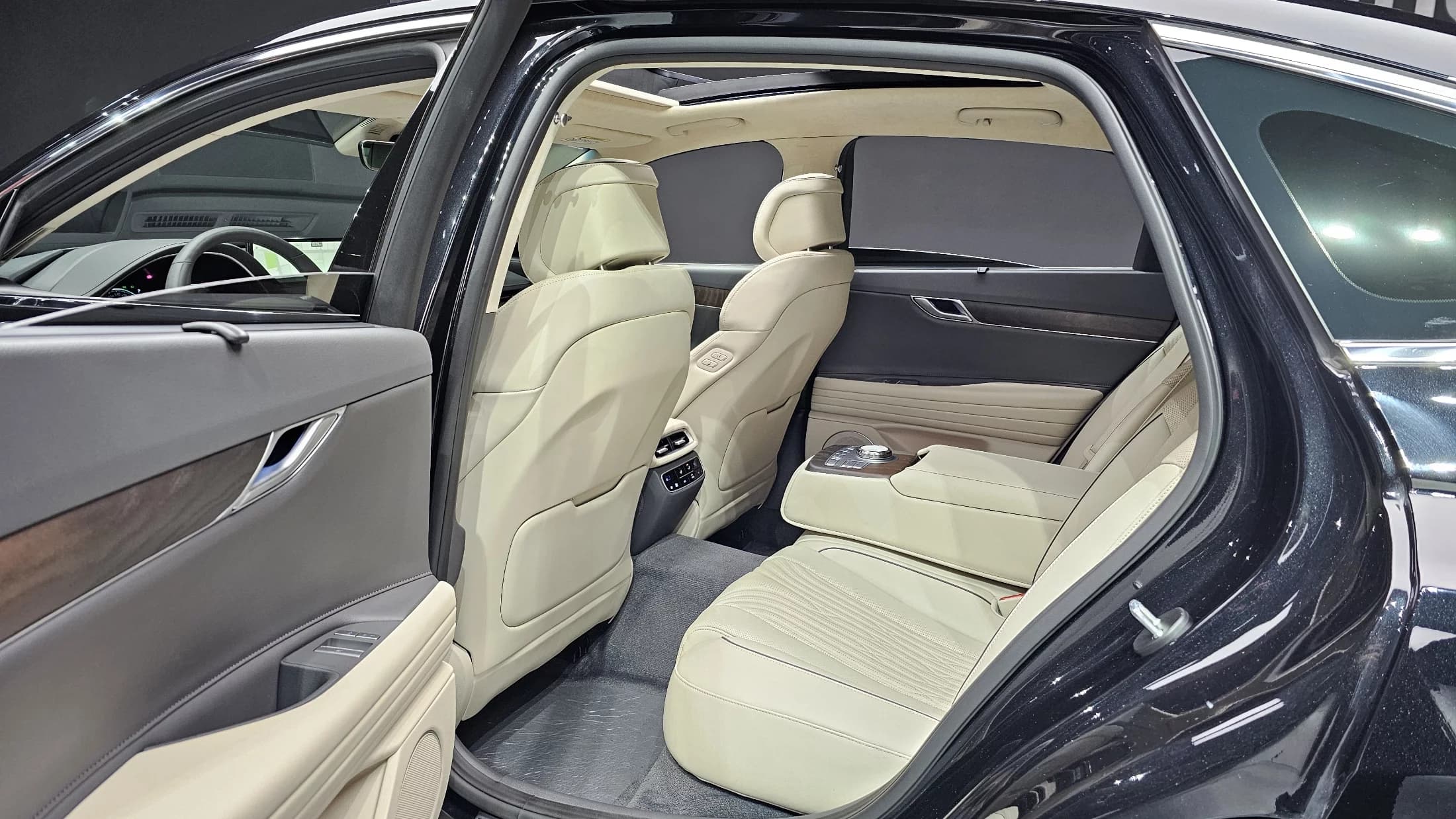 Genesis G80 Gasoline 2.5 Turbo AWD, 2023 г. 28148 км. — фото 12