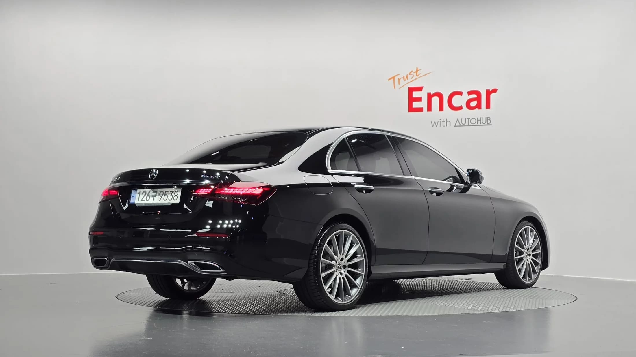 Mercedes-Benz E-Class E350 4MATIC AMG Line, 2022 г. 20680 км. — фото 2