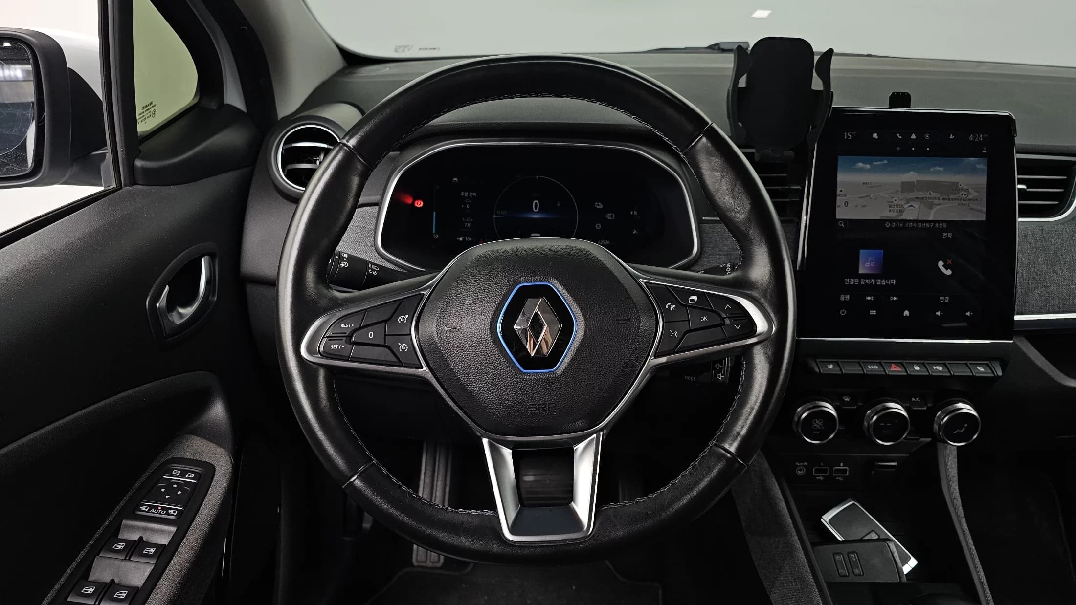 Renault Zoe Intens Eco, электромобиль, 2021 г. 62660 км. — фото 13