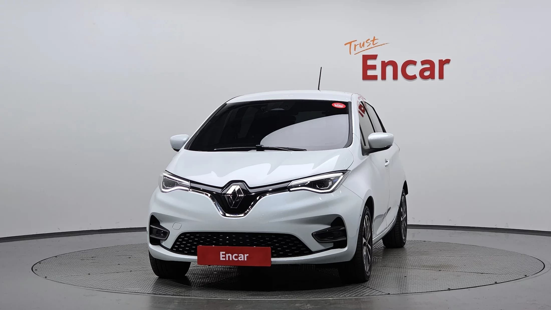 Renault Zoe Intens Eco, электромобиль, 2021 г. 62660 км. — фото 3