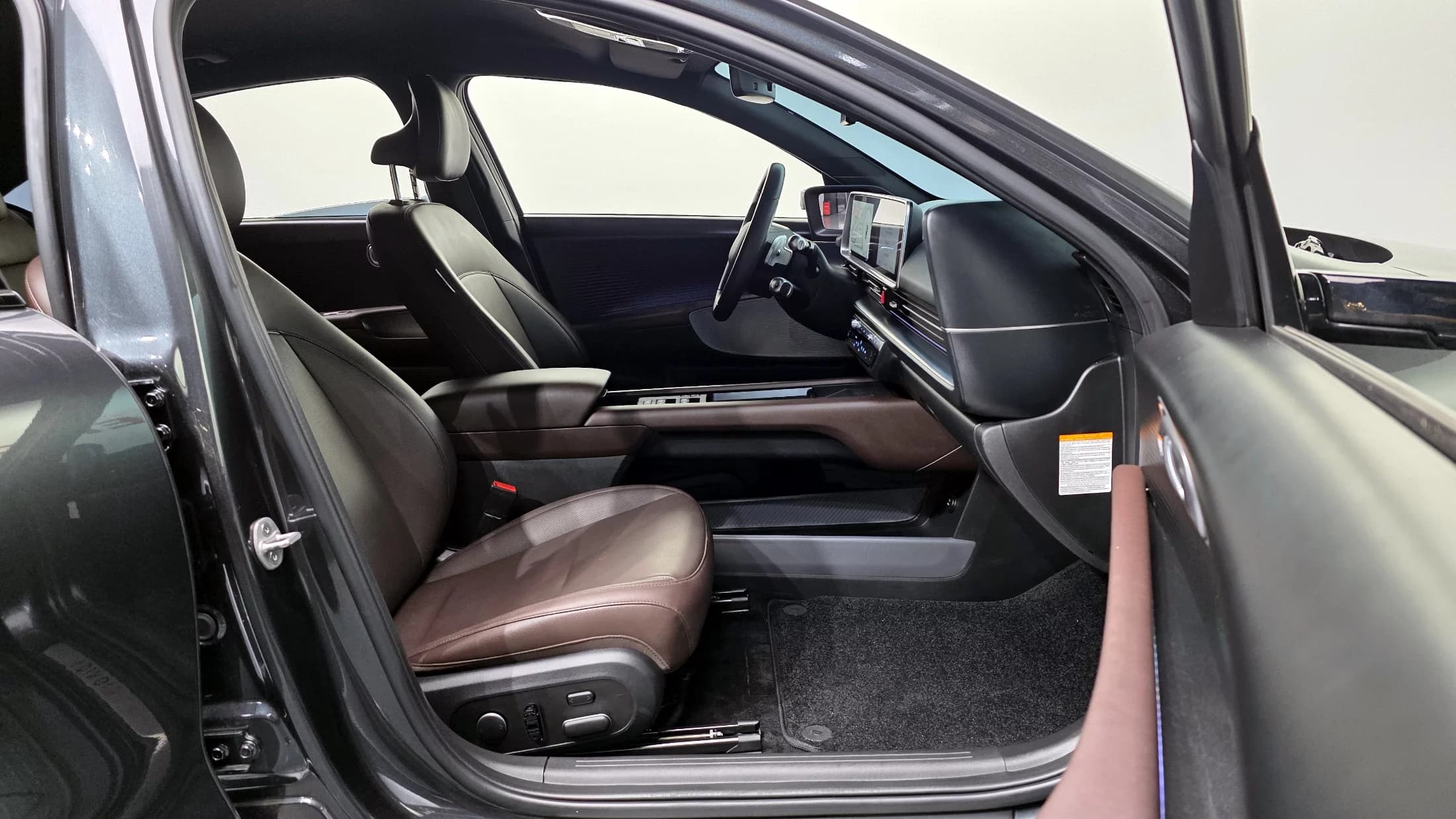 Hyundai Ioniq 6 Long Range Prestige, электромобиль, 2023 г. 21863 км. — фото 11