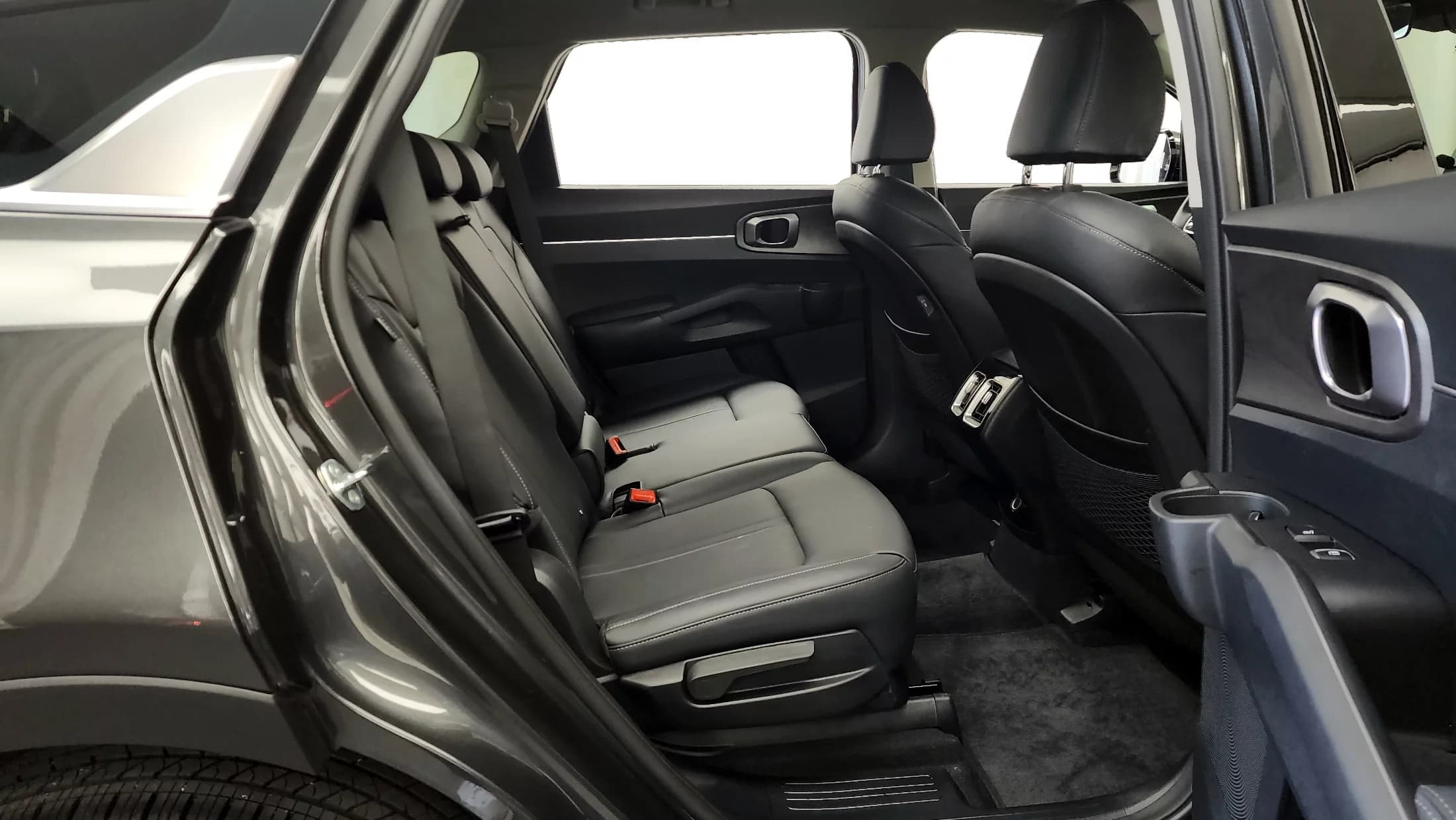 Kia Sorento Gasoline 2.5T 2WD Prestige, 2023 г. 9503 км. — фото 12